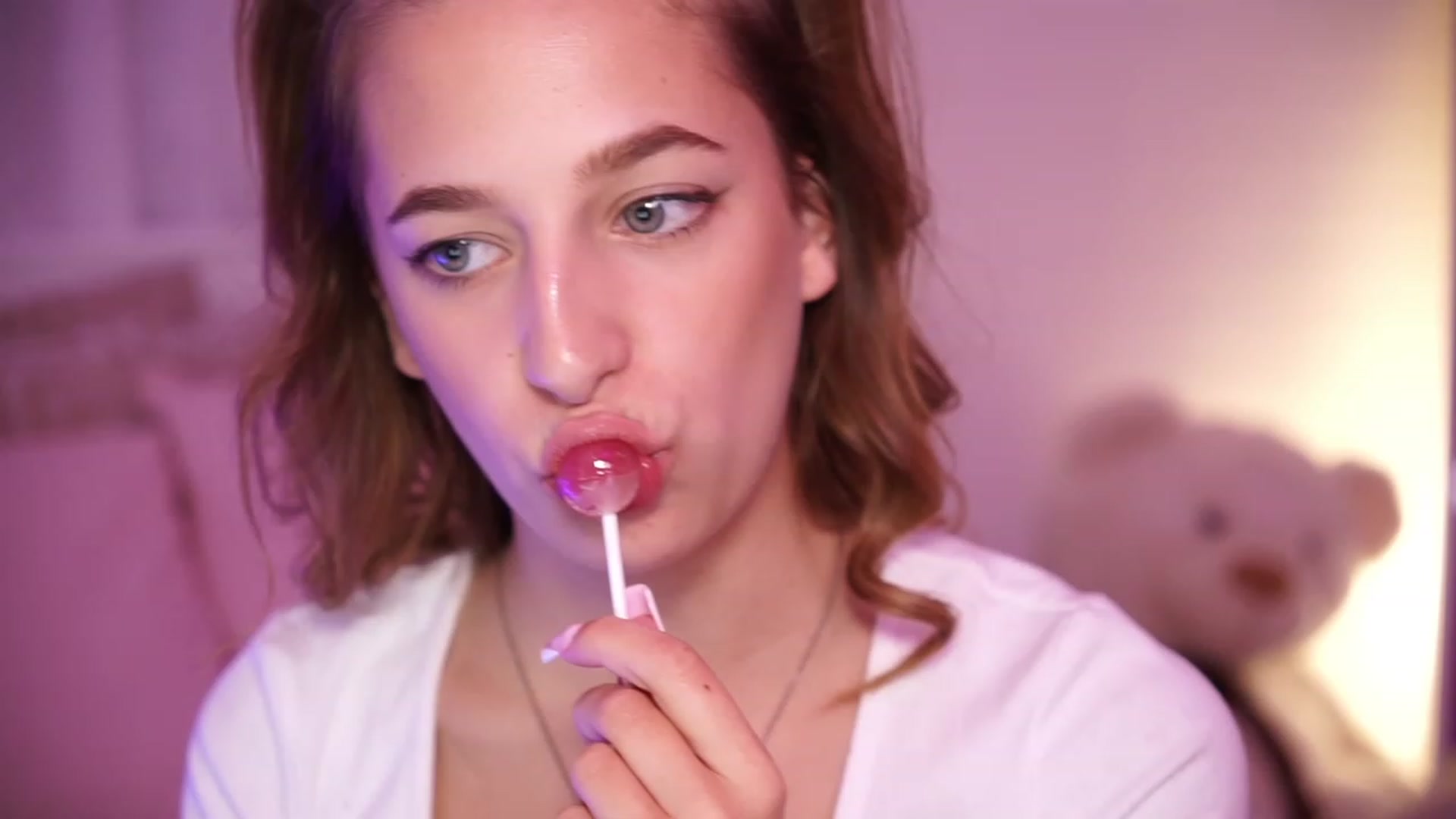 Gallery image thumbnail from LilaBlossom's myfreecams stream on, 10/20/2023, 23:27 image 8 of 20