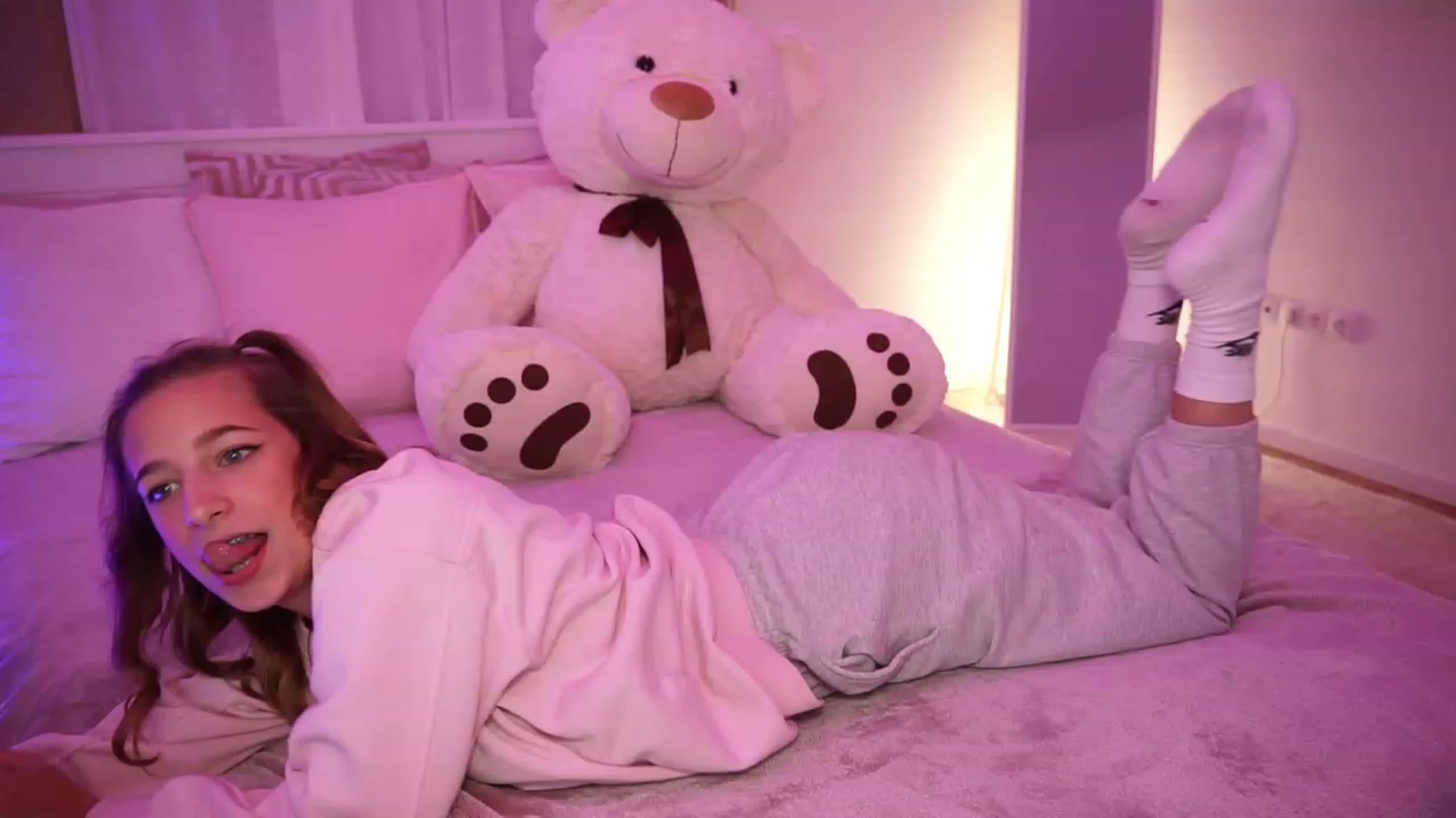 Gallery image thumbnail from LilaBlossom's myfreecams stream on, 10/26/2023, 11:42 image 6 of 20