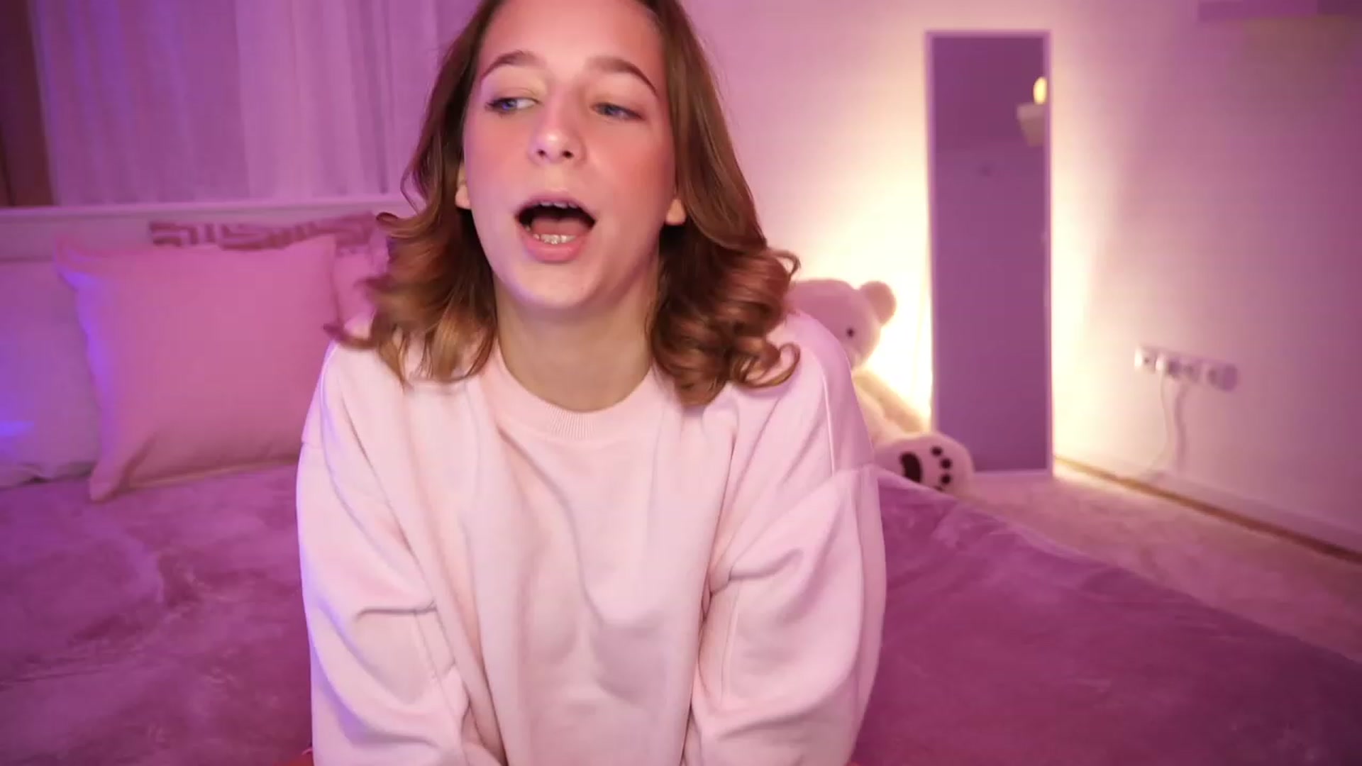 Gallery image thumbnail from LilaBlossom's myfreecams stream on, 10/28/2023, 23:09 image 3 of 20