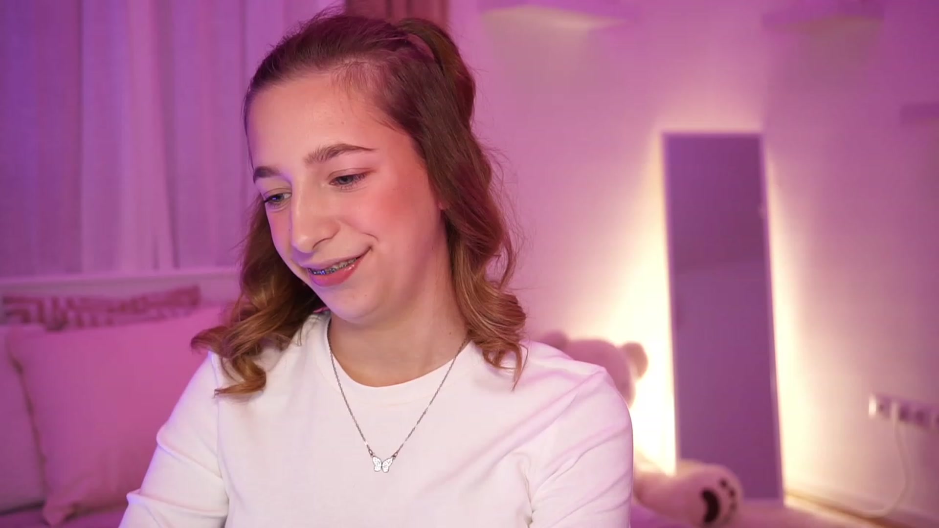 Gallery image thumbnail from LilaBlossom's myfreecams stream on, 11/09/2023, 24:00 image 14 of 20