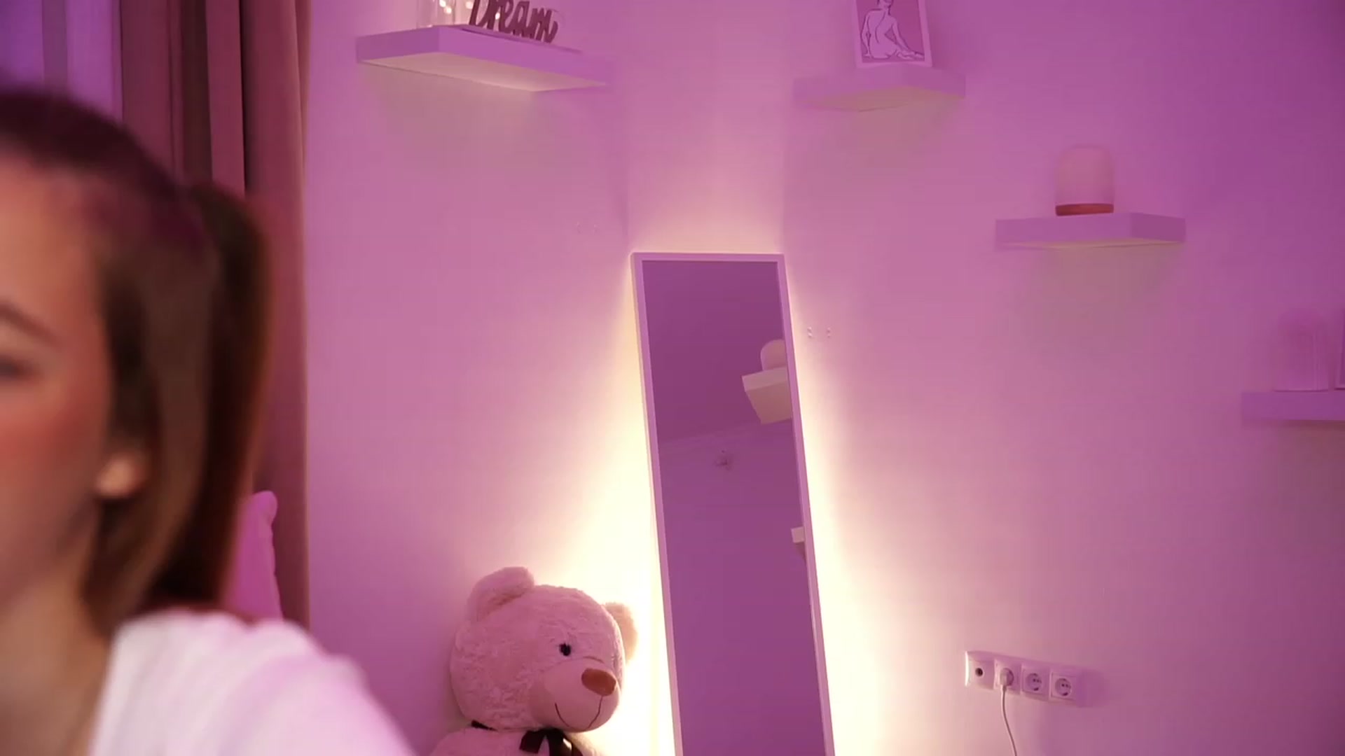 Gallery image thumbnail from LilaBlossom's myfreecams stream on, 11/10/2023, 19:10 image 15 of 20