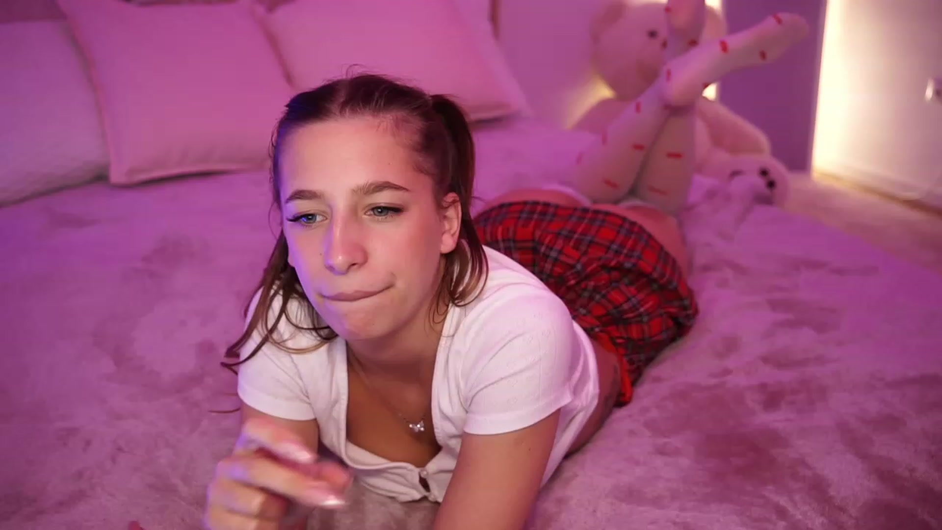 Gallery image thumbnail from LilaBlossom's myfreecams stream on, 11/17/2023, 24:28 image 19 of 20