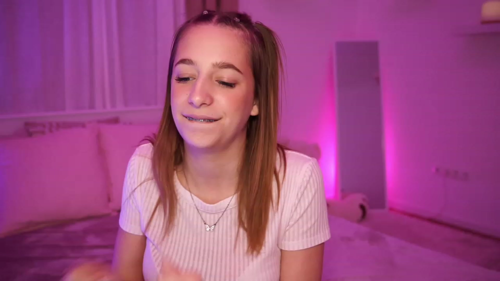 Gallery image thumbnail from LilaBlossom's myfreecams stream on, 11/26/2023, 18:06 image 5 of 20
