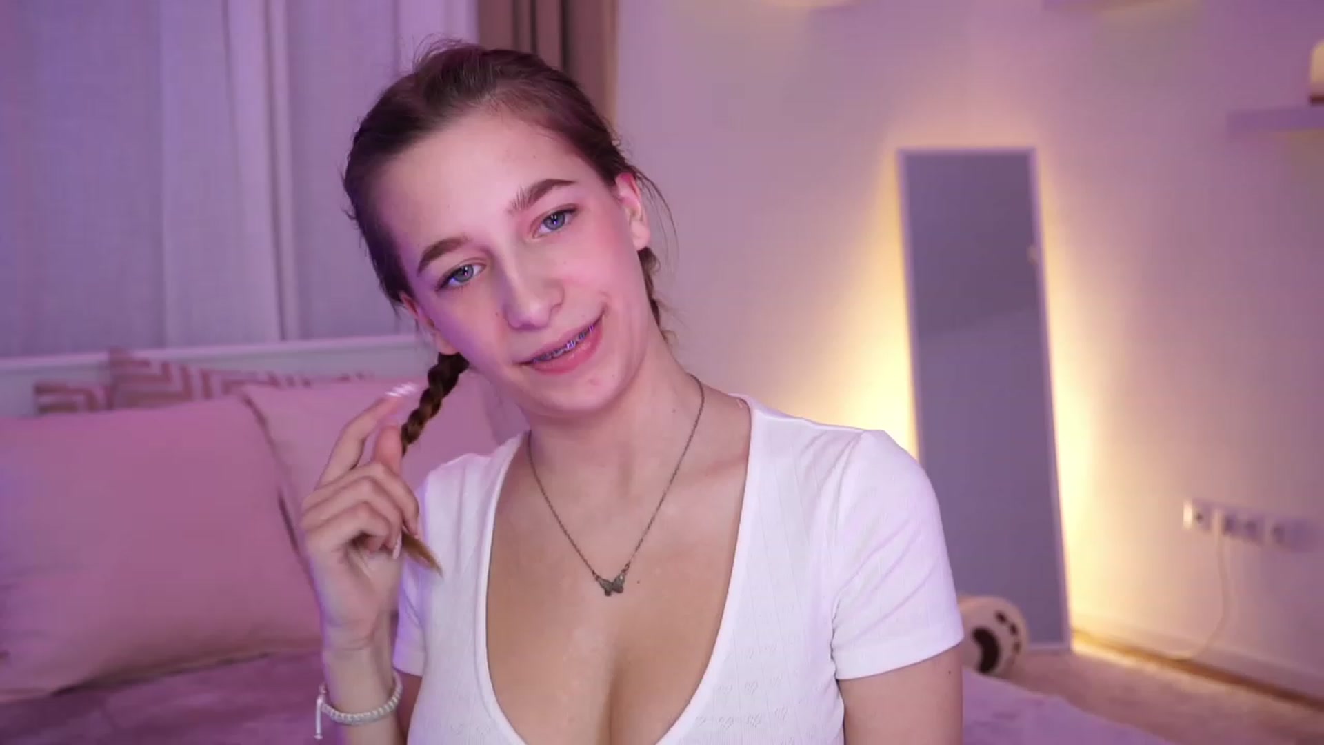 Gallery image thumbnail from LilaBlossom's myfreecams stream on, 12/17/2023, 18:09 image 1 of 20