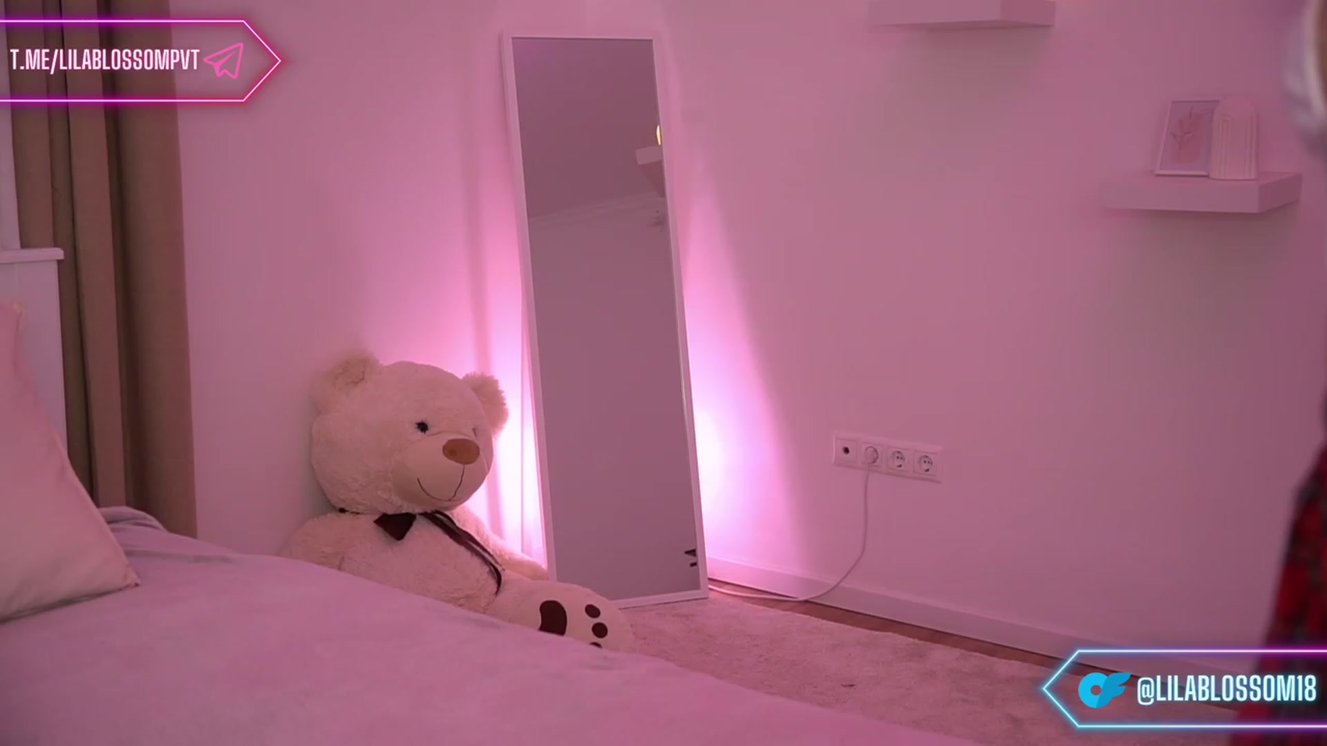 Gallery image thumbnail from LilaBlossom's myfreecams stream on, 01/14/2024, 14:08 image 15 of 20