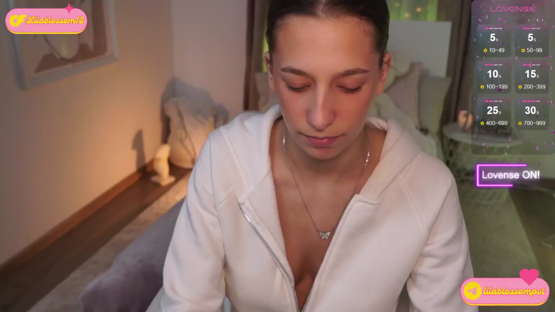 Gallery image thumbnail from LilaBlossom's myfreecams stream on, 05/08/2024, 11:37 image 4 of 20