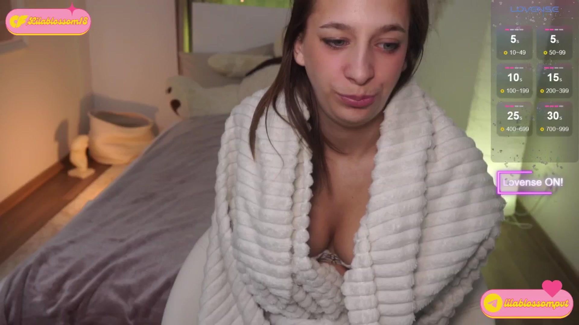 Gallery image thumbnail from LilaBlossom's myfreecams stream on, 05/29/2024, 07:19 image 15 of 20