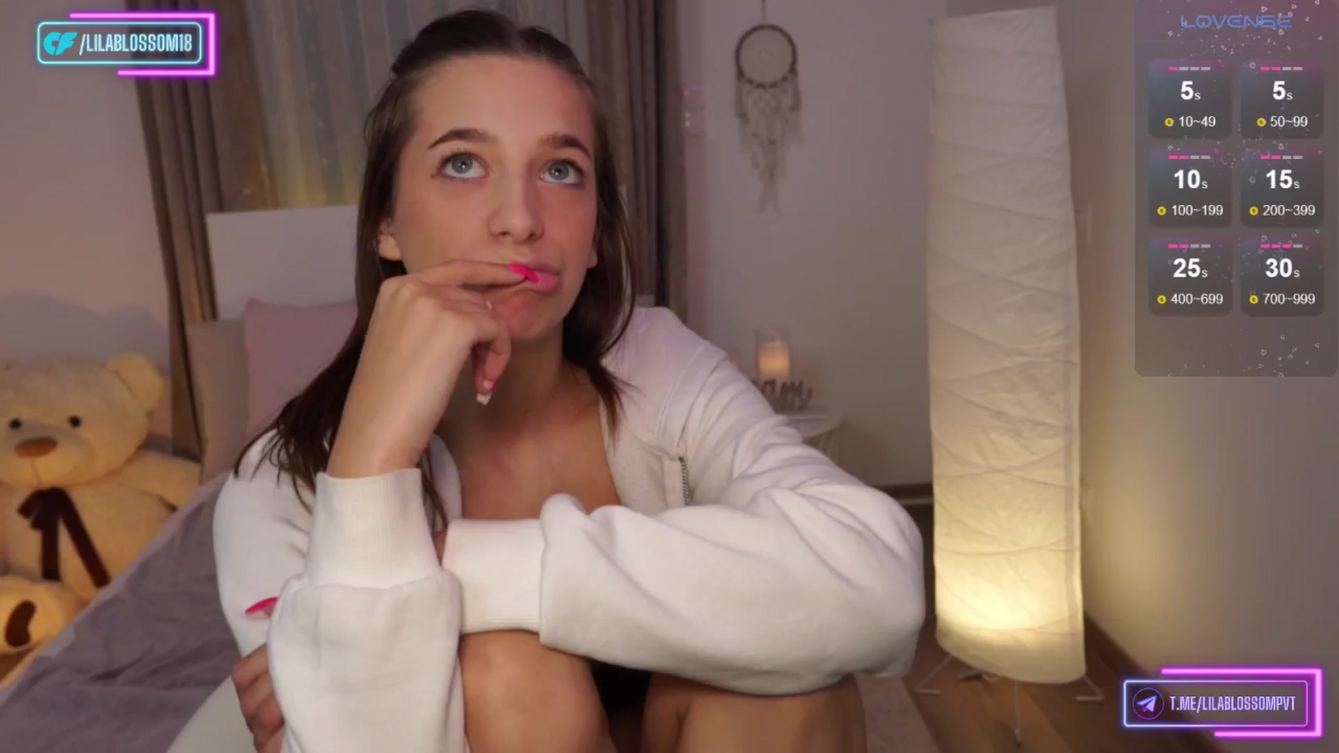 Gallery image thumbnail from LilaBlossom's myfreecams stream on, 06/03/2024, 12:40 image 17 of 20