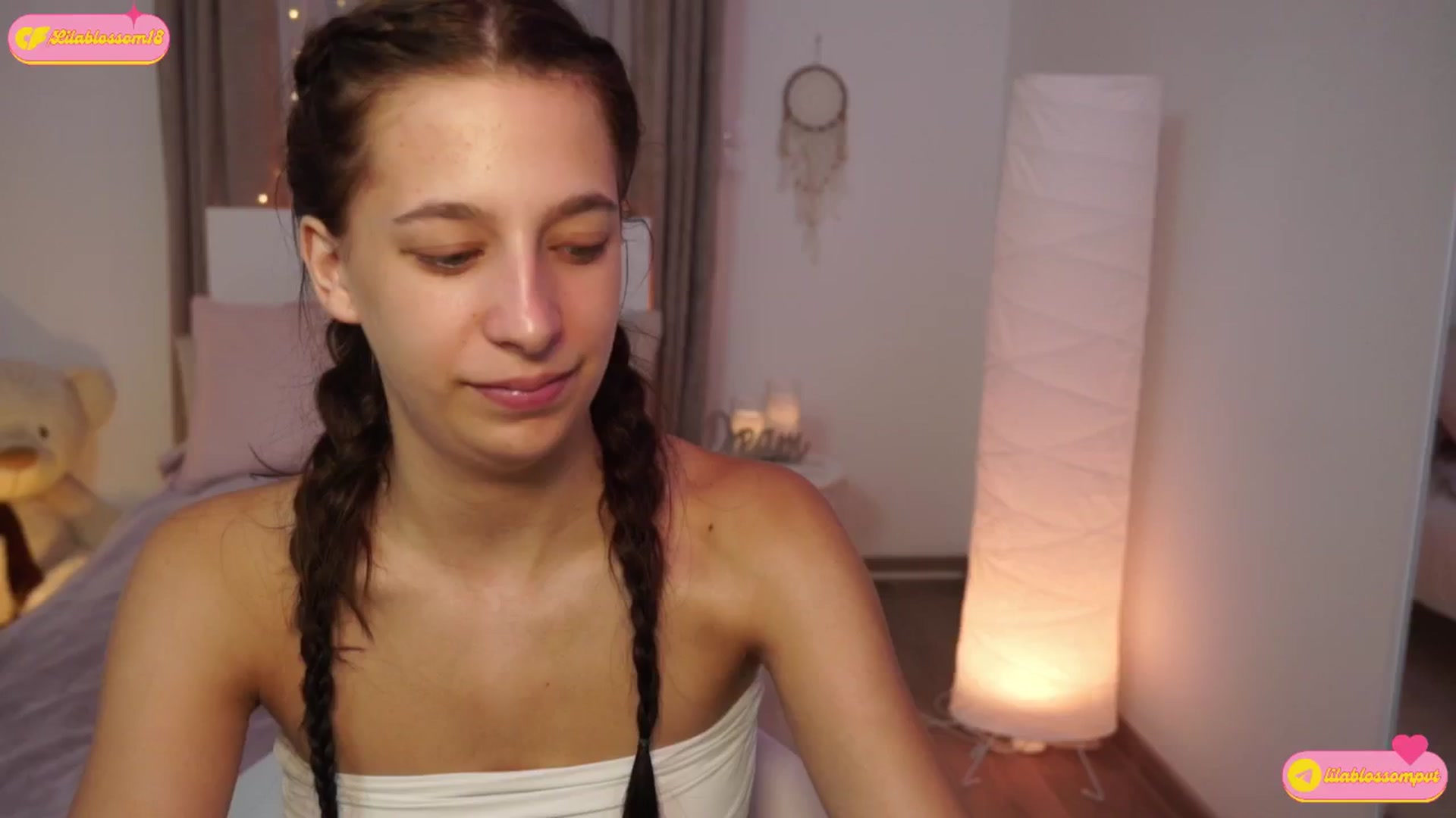 Gallery image thumbnail from LilaBlossom's myfreecams stream on, 07/12/2024, 19:36 image 10 of 20