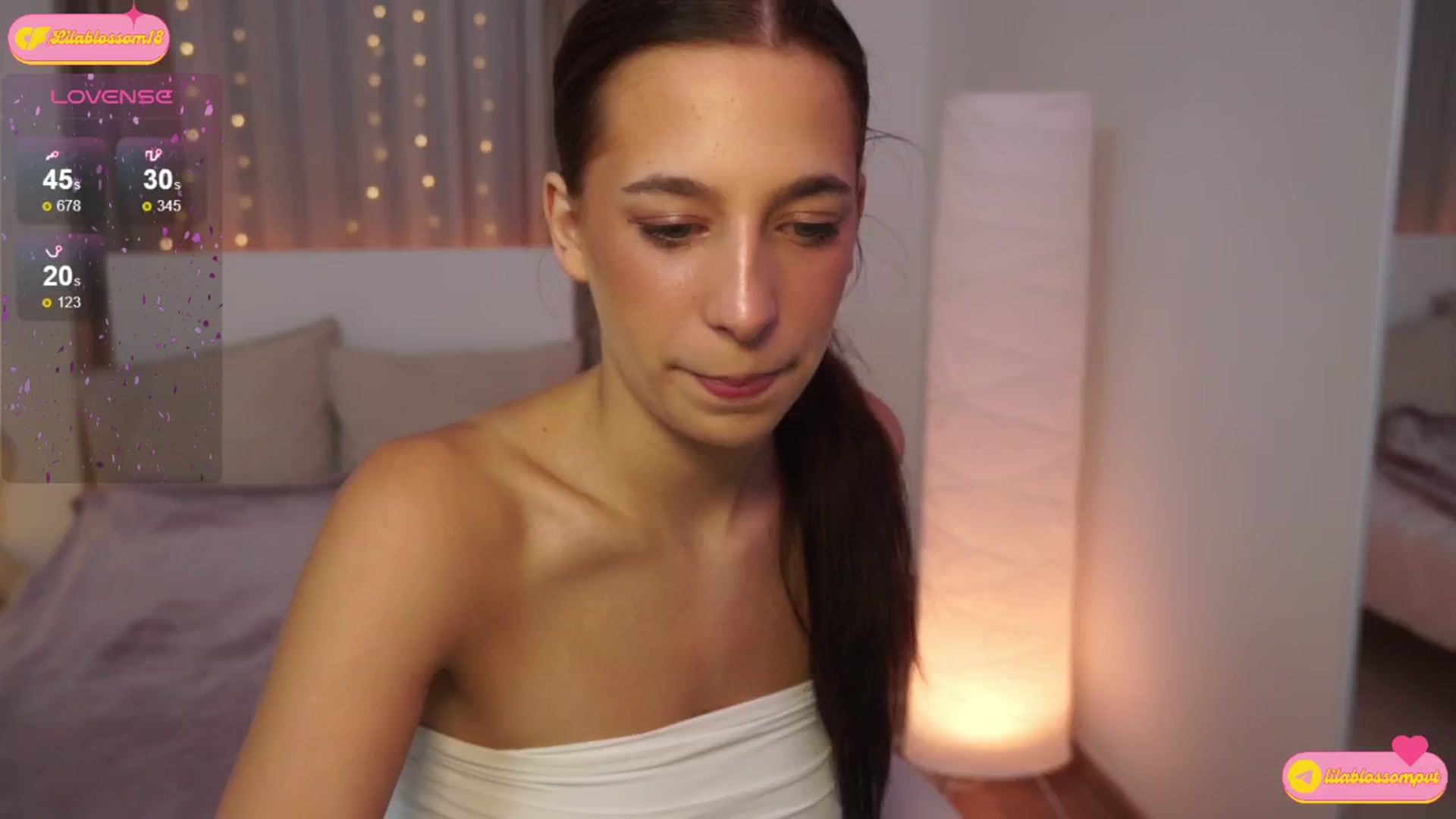 Gallery image thumbnail from LilaBlossom's myfreecams stream on, 07/16/2024, 17:03 image 7 of 20