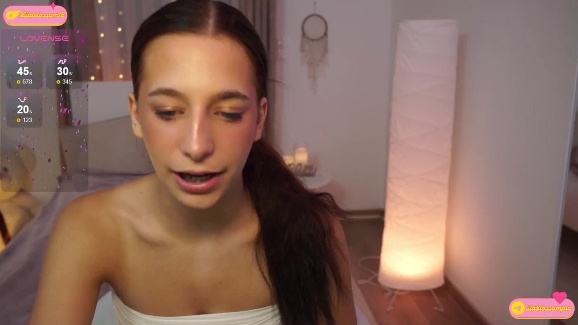 Gallery image thumbnail from LilaBlossom's myfreecams stream on, 07/16/2024, 17:03 image 20 of 20