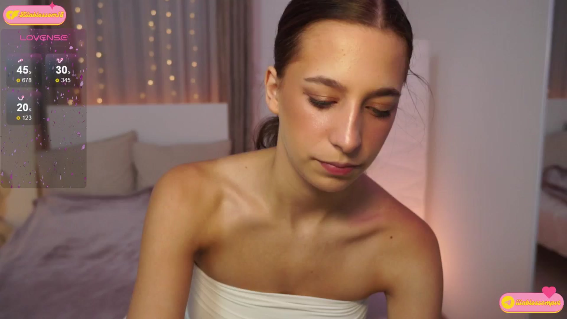 Gallery image thumbnail from LilaBlossom's myfreecams stream on, 07/16/2024, 17:03 image 3 of 20
