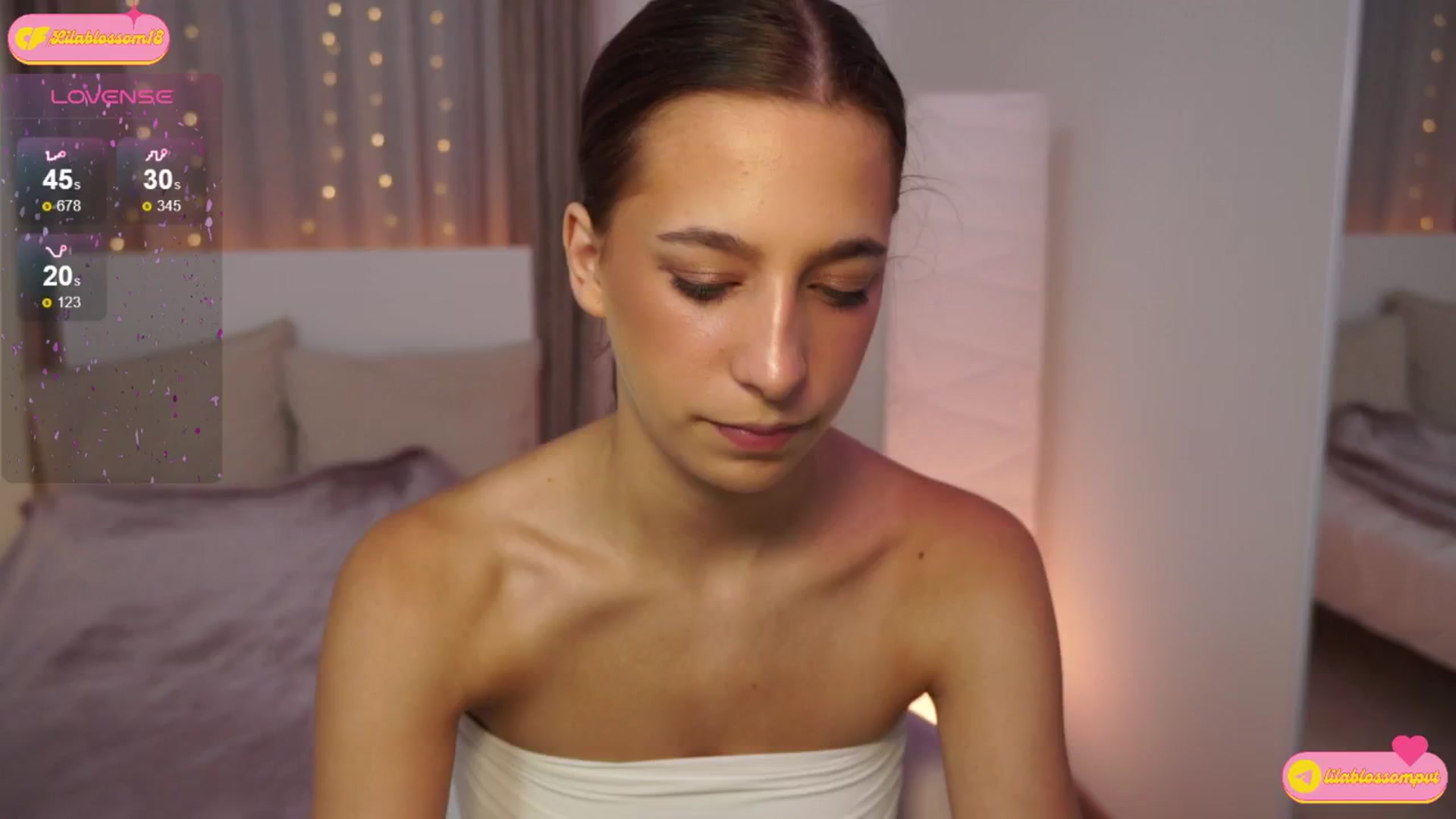 Gallery image thumbnail from LilaBlossom's myfreecams stream on, 07/16/2024, 17:03 image 10 of 20