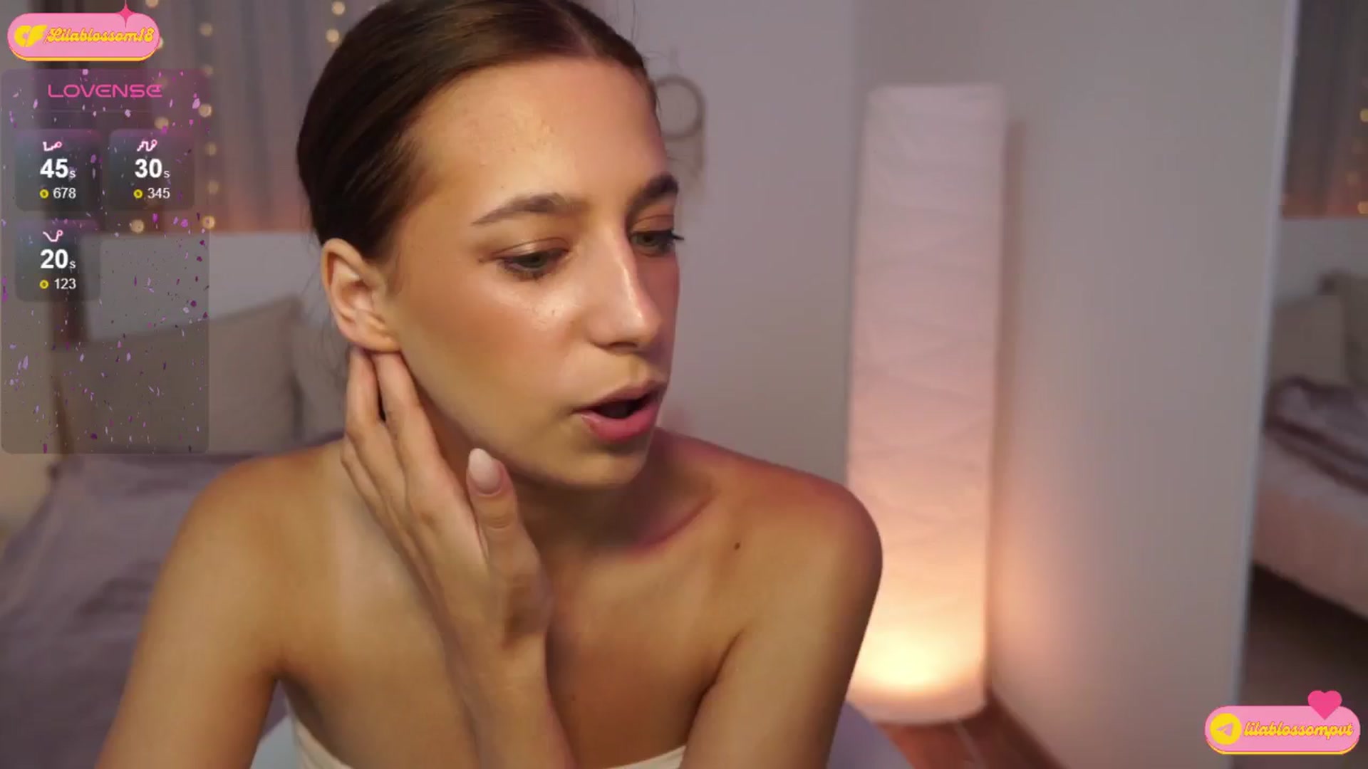 Gallery image thumbnail from LilaBlossom's myfreecams stream on, 07/16/2024, 17:03 image 16 of 20