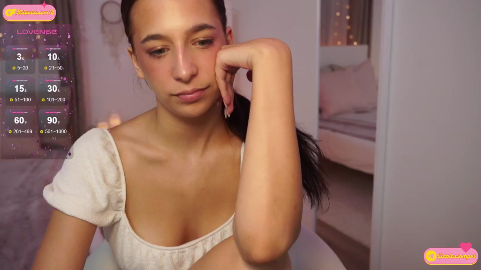 Gallery image thumbnail from LilaBlossom's myfreecams stream on, 07/18/2024, 17:39 image 13 of 20