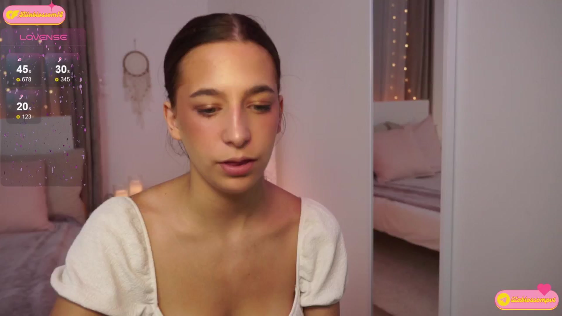 Gallery image thumbnail from LilaBlossom's myfreecams stream on, 07/18/2024, 17:39 image 7 of 20