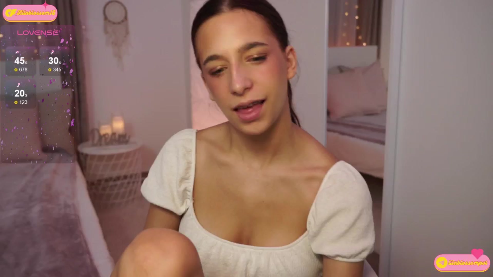 Gallery image thumbnail from LilaBlossom's myfreecams stream on, 07/18/2024, 17:39 image 11 of 20