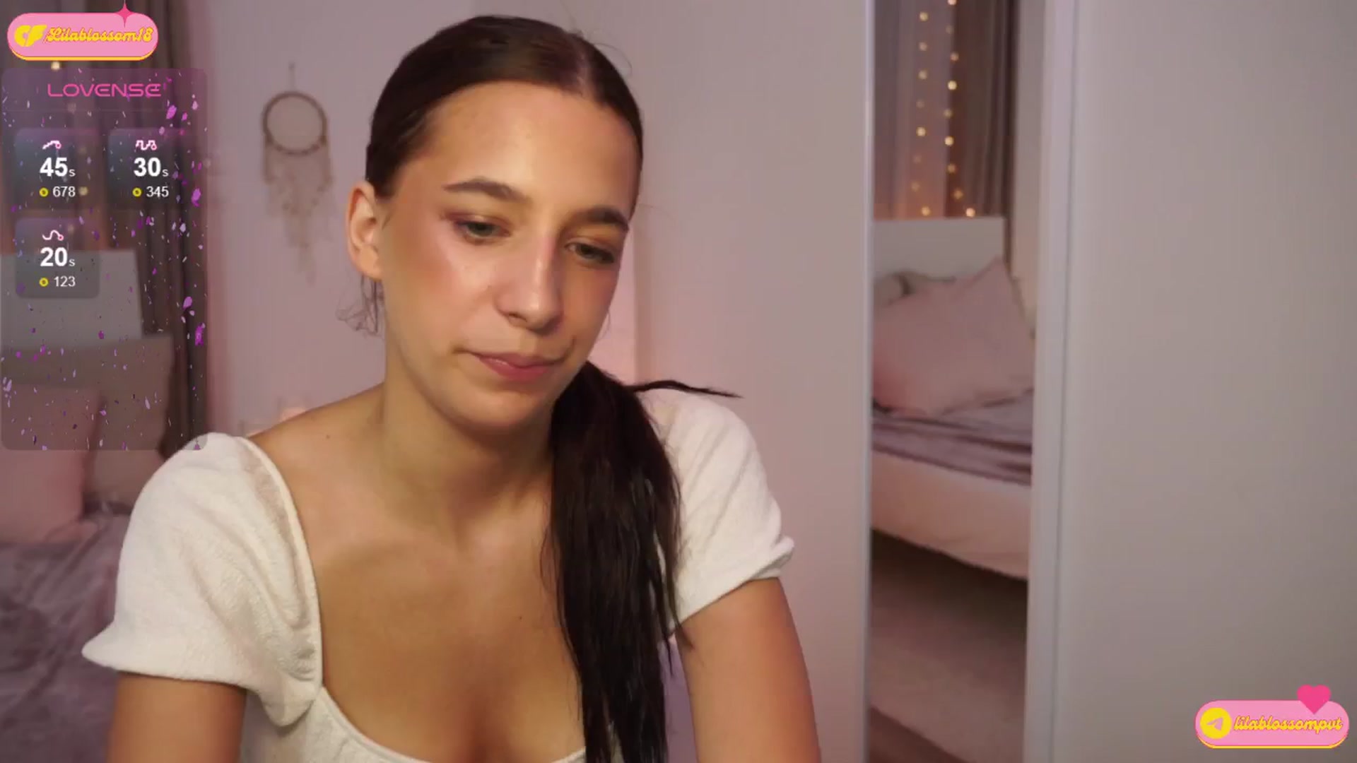Gallery image thumbnail from LilaBlossom's myfreecams stream on, 07/18/2024, 21:18 image 10 of 20