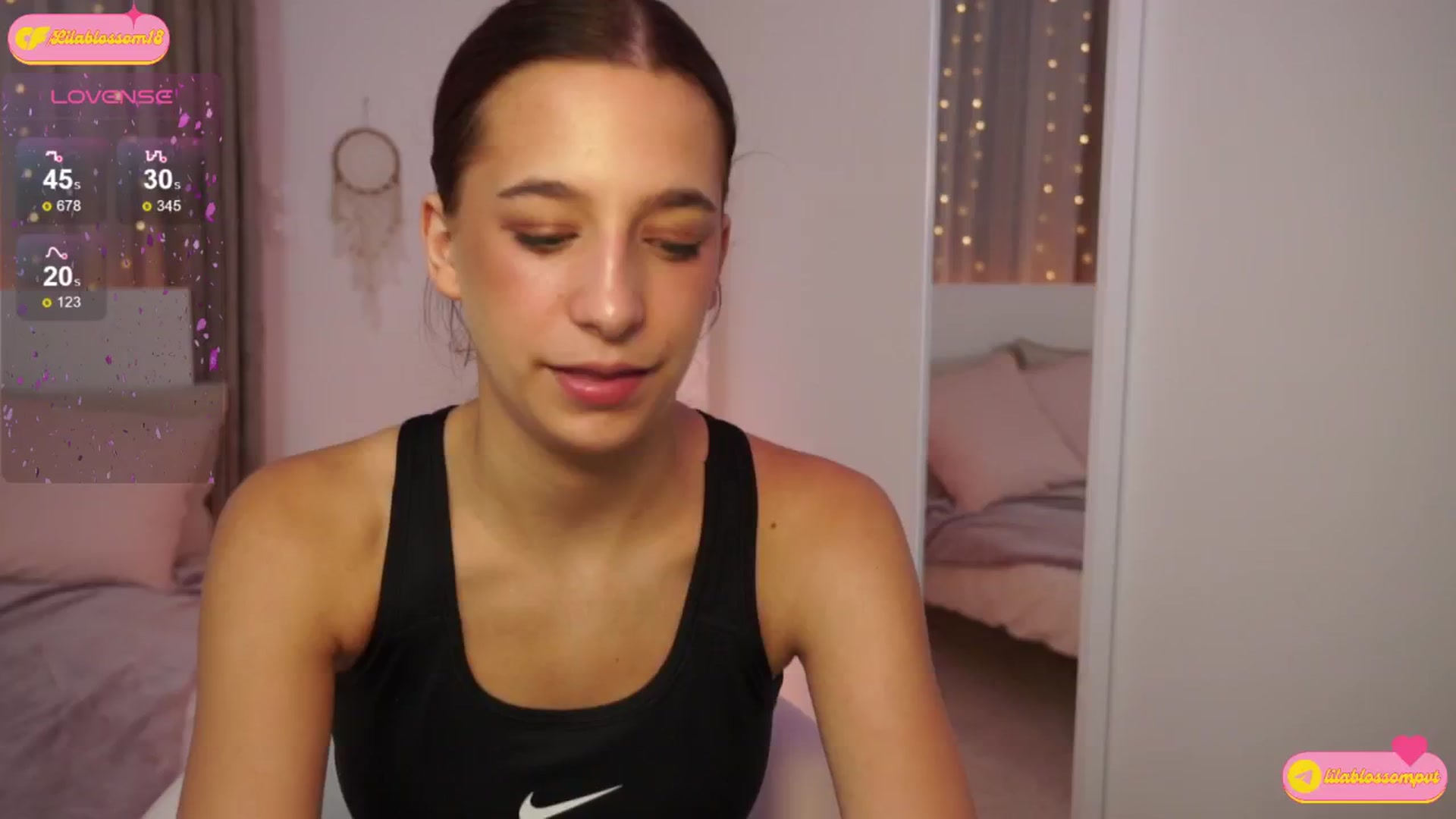 Gallery image thumbnail from LilaBlossom's myfreecams stream on, 07/19/2024, 01:14 image 6 of 20