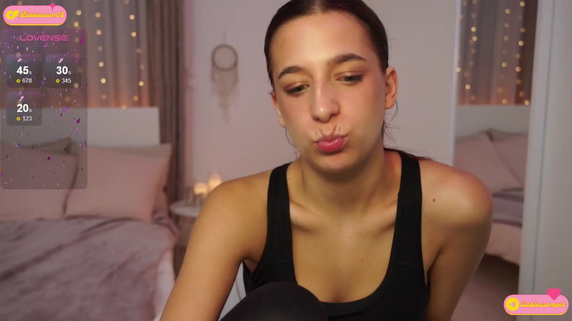 Gallery image thumbnail from LilaBlossom's myfreecams stream on, 07/19/2024, 02:00 image 6 of 20