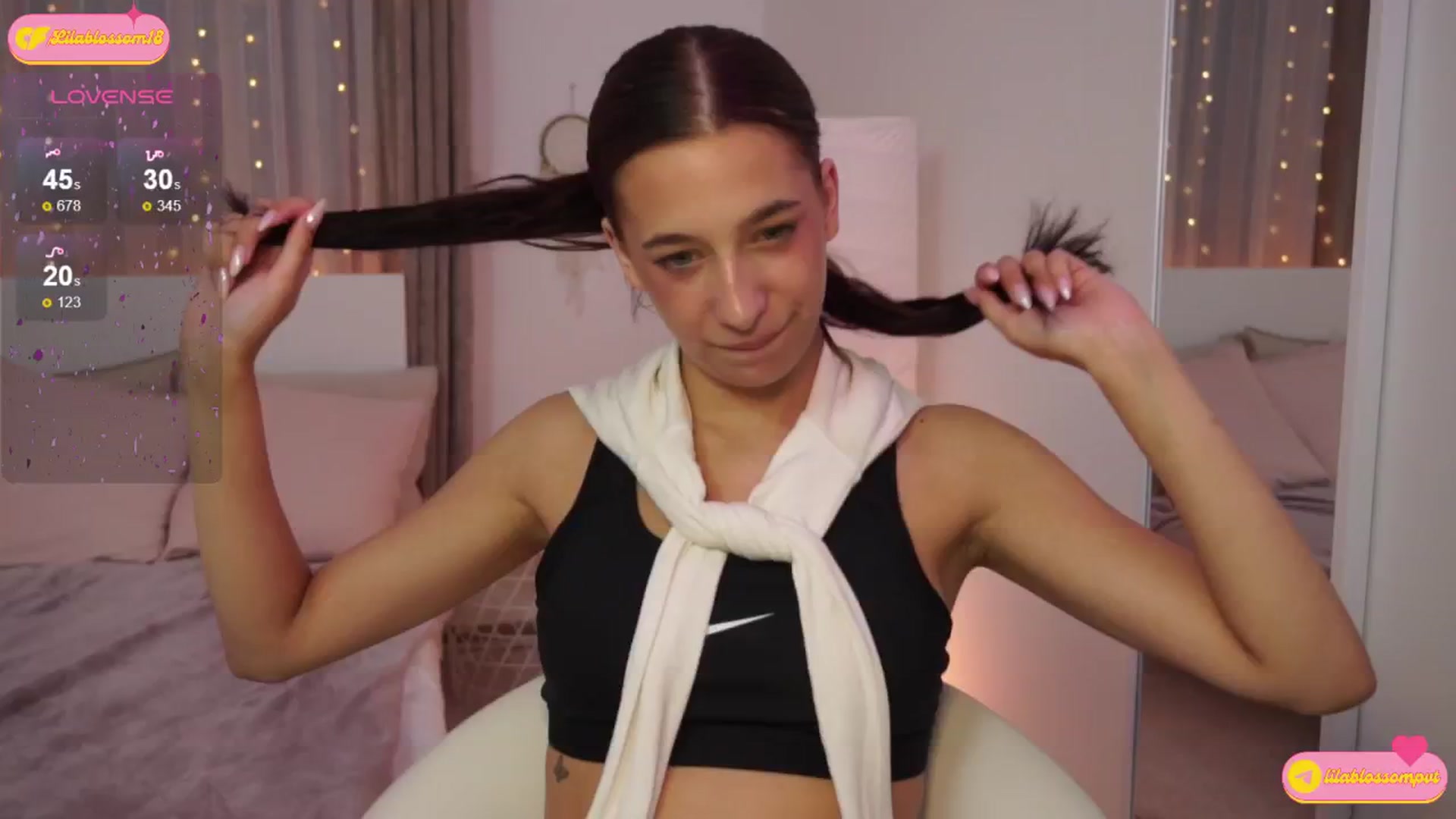 Gallery image thumbnail from LilaBlossom's myfreecams stream on, 07/19/2024, 02:33 image 11 of 20