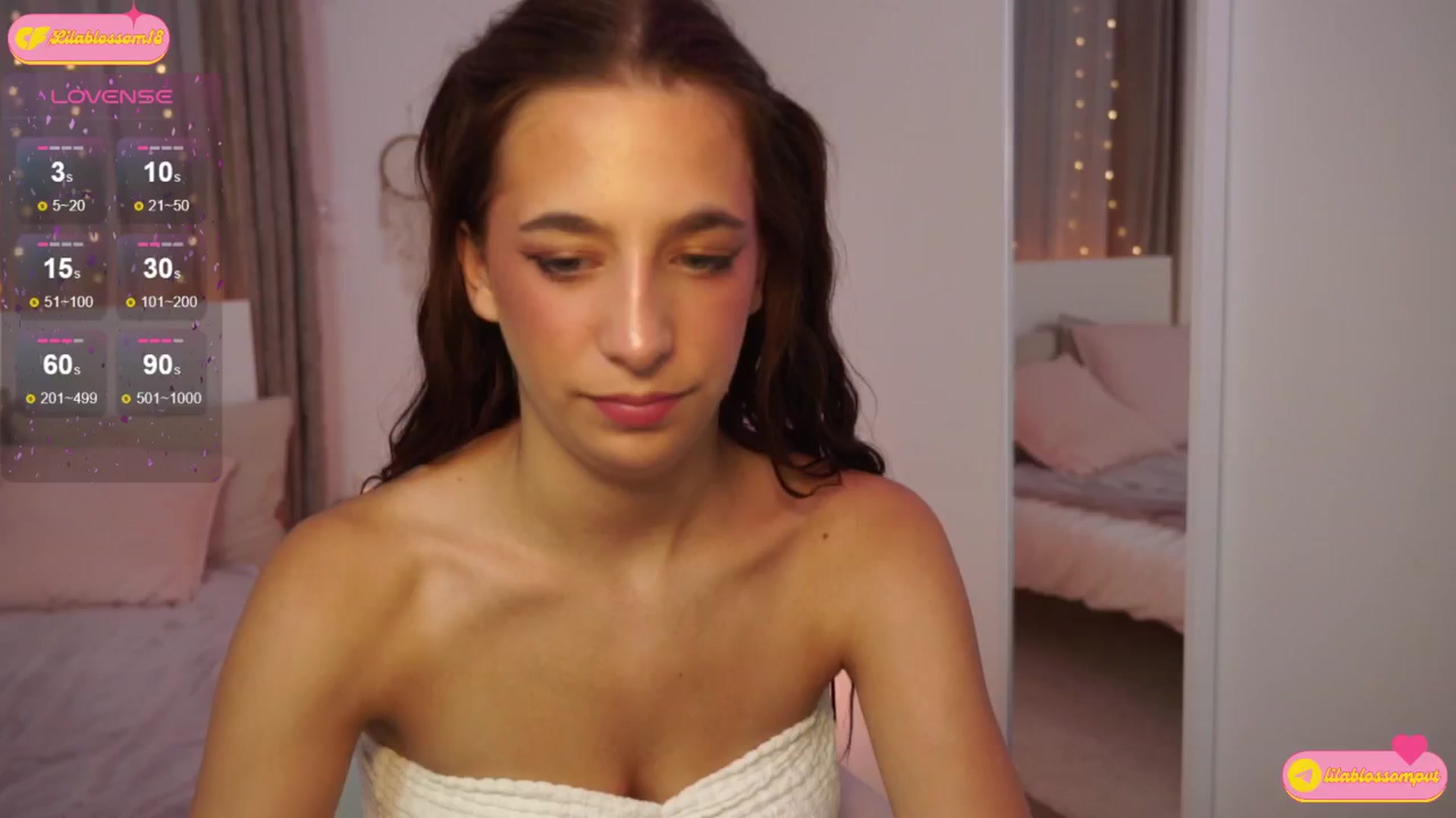 Gallery image thumbnail from LilaBlossom's myfreecams stream on, 07/19/2024, 18:29 image 10 of 20