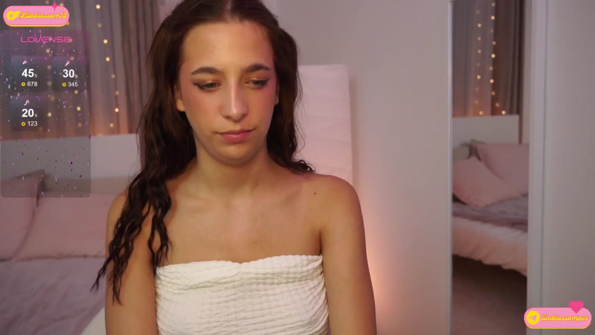 Gallery image thumbnail from LilaBlossom's myfreecams stream on, 07/19/2024, 20:10 image 10 of 20