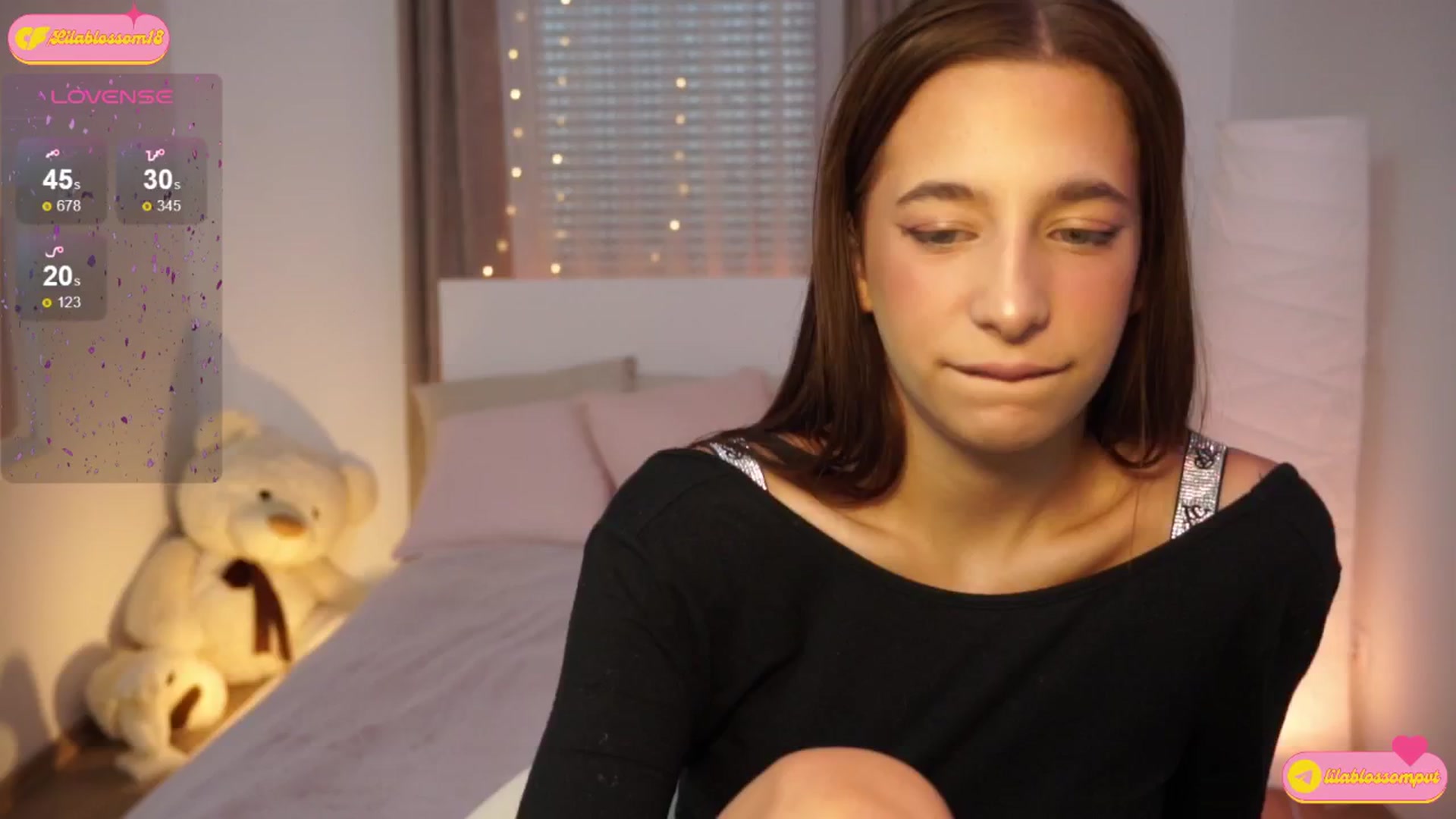 Gallery image thumbnail from LilaBlossom's myfreecams stream on, 07/27/2024, 17:23 image 9 of 20