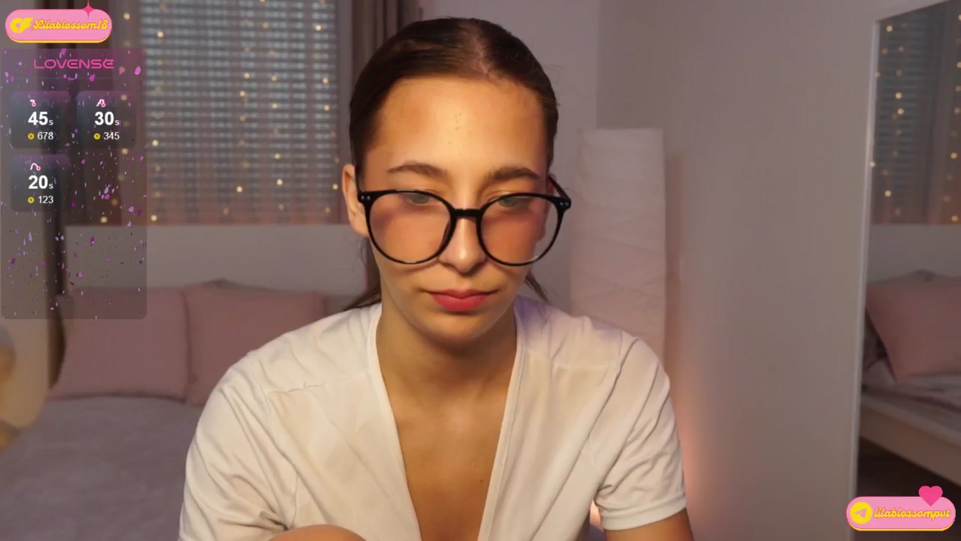 Gallery image thumbnail from LilaBlossom's myfreecams stream on, 08/01/2024, 15:09 image 12 of 20