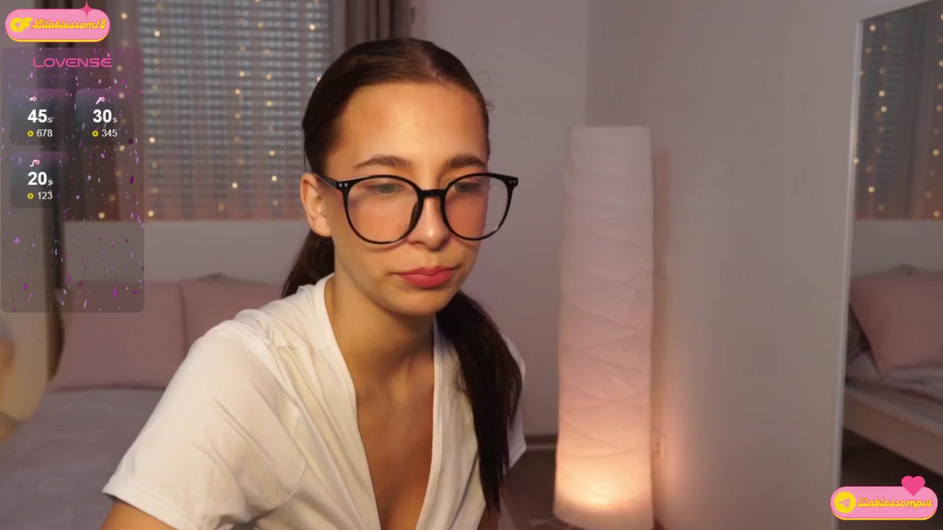 Gallery image thumbnail from LilaBlossom's myfreecams stream on, 08/01/2024, 15:09 image 7 of 20