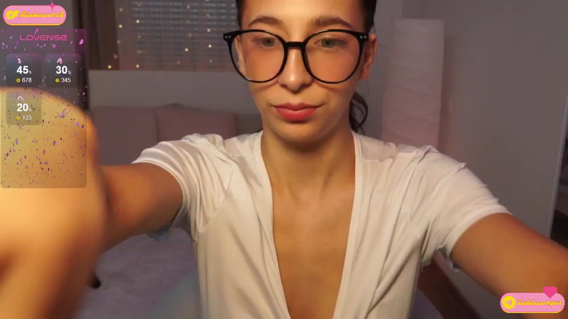 Gallery image thumbnail from LilaBlossom's myfreecams stream on, 08/01/2024, 15:09 image 18 of 20