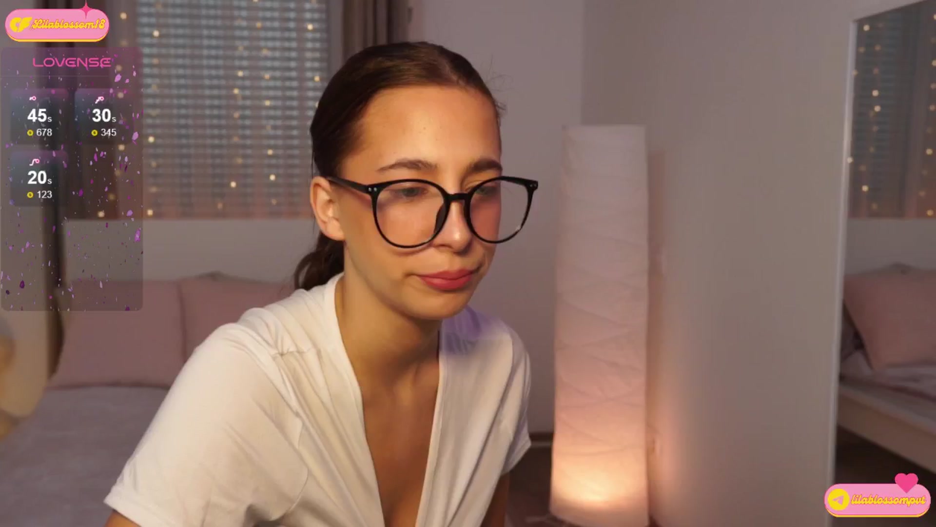 Gallery image thumbnail from LilaBlossom's myfreecams stream on, 08/01/2024, 15:09 image 8 of 20