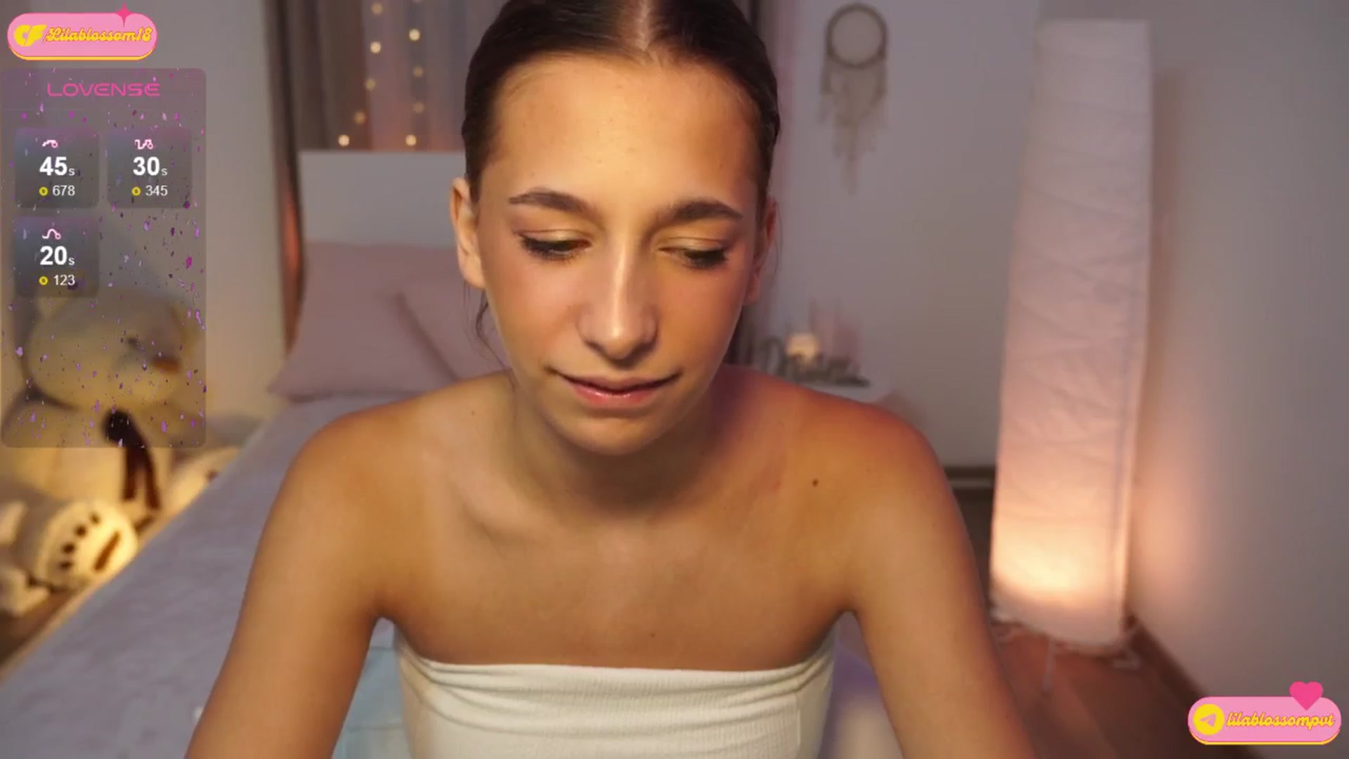 Gallery image thumbnail from LilaBlossom's myfreecams stream on, 08/10/2024, 19:01 image 19 of 20