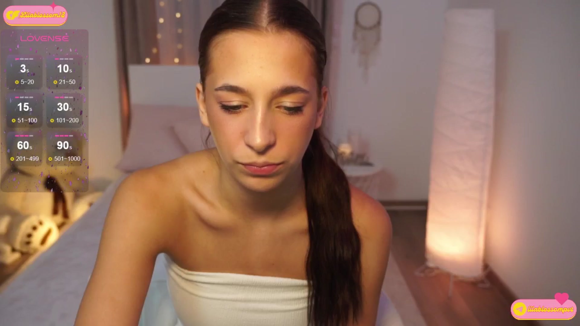 Gallery image thumbnail from LilaBlossom's myfreecams stream on, 08/10/2024, 19:01 image 16 of 20