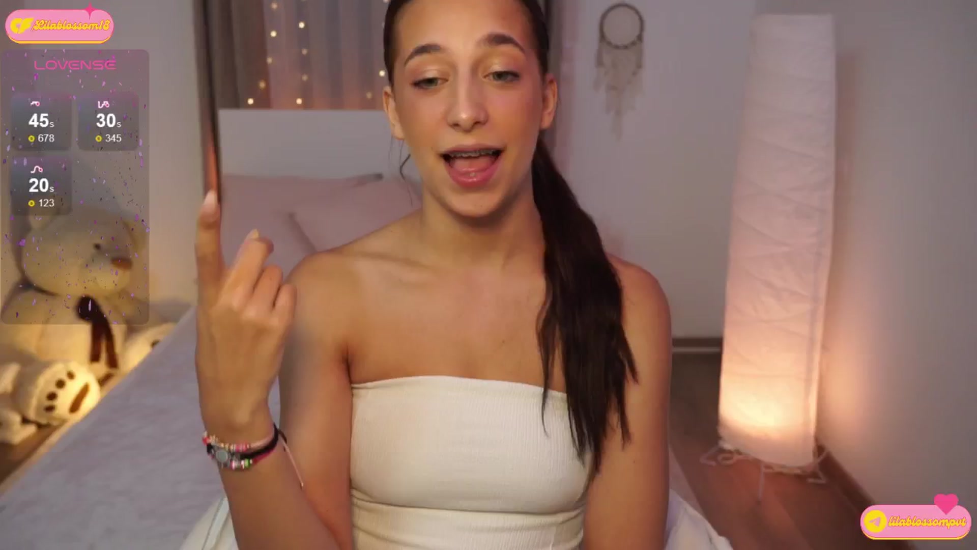 Gallery image thumbnail from LilaBlossom's myfreecams stream on, 08/10/2024, 20:25 image 3 of 20