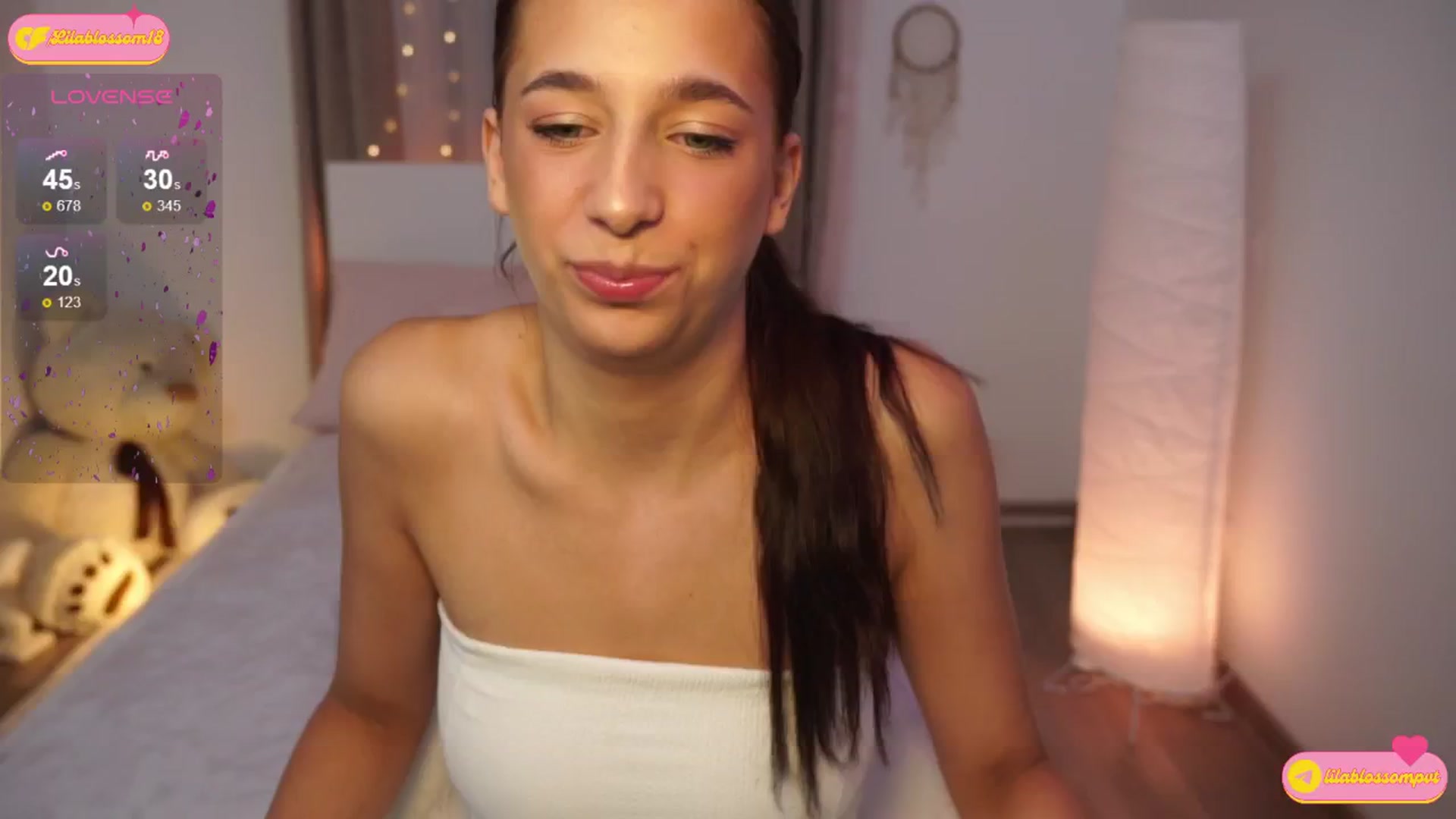 Gallery image thumbnail from LilaBlossom's myfreecams stream on, 08/10/2024, 20:25 image 6 of 20