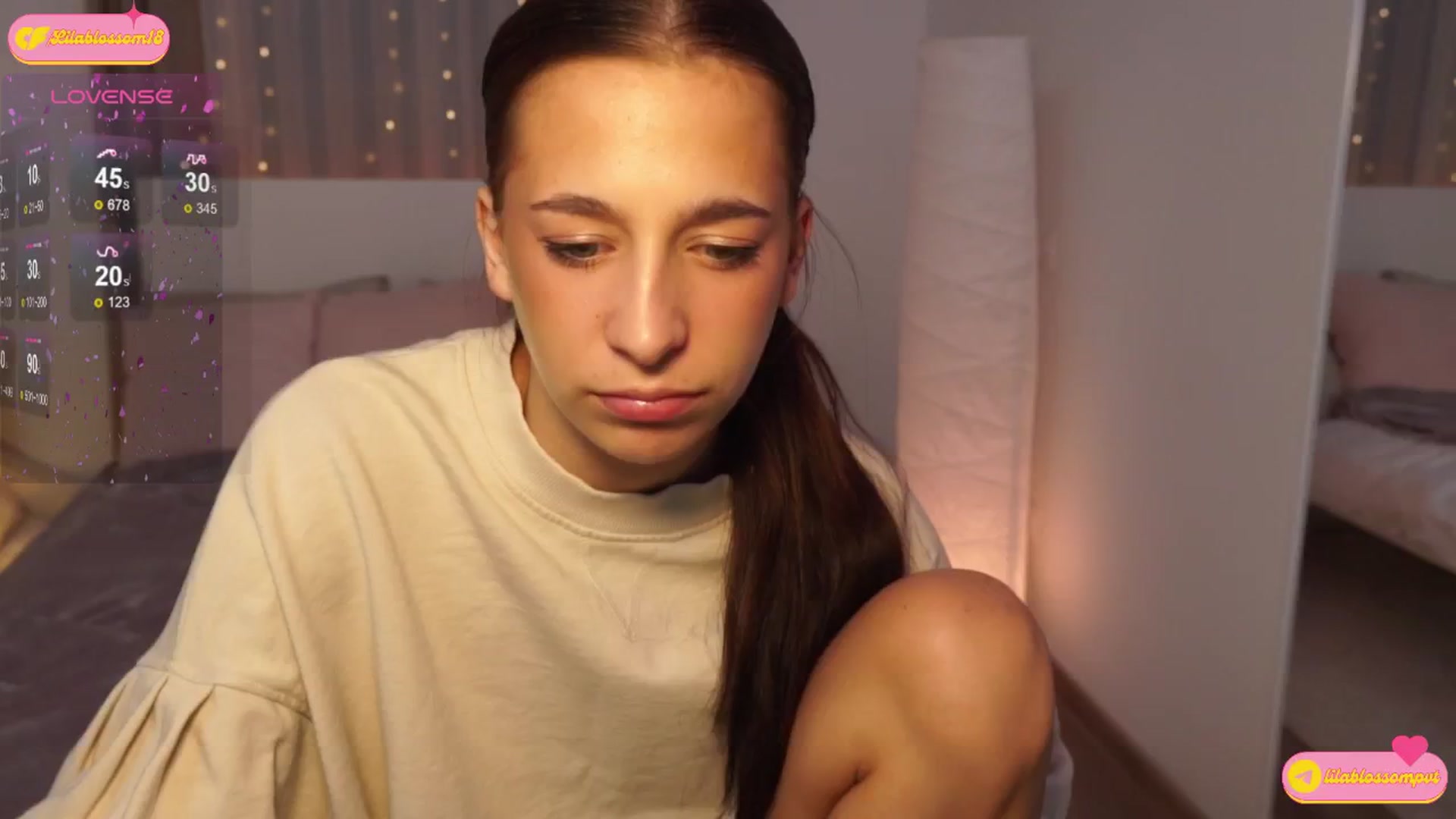Gallery image thumbnail from LilaBlossom's myfreecams stream on, 08/13/2024, 21:30 image 9 of 20