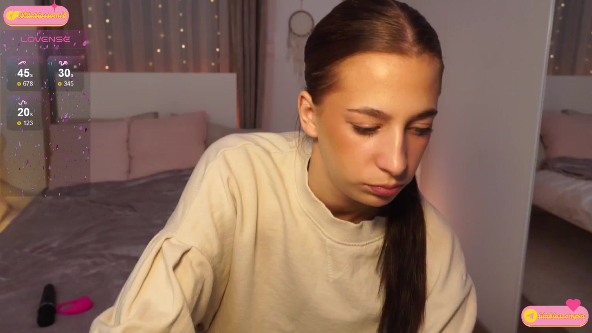 Gallery image thumbnail from LilaBlossom's myfreecams stream on, 08/13/2024, 21:30 image 4 of 20