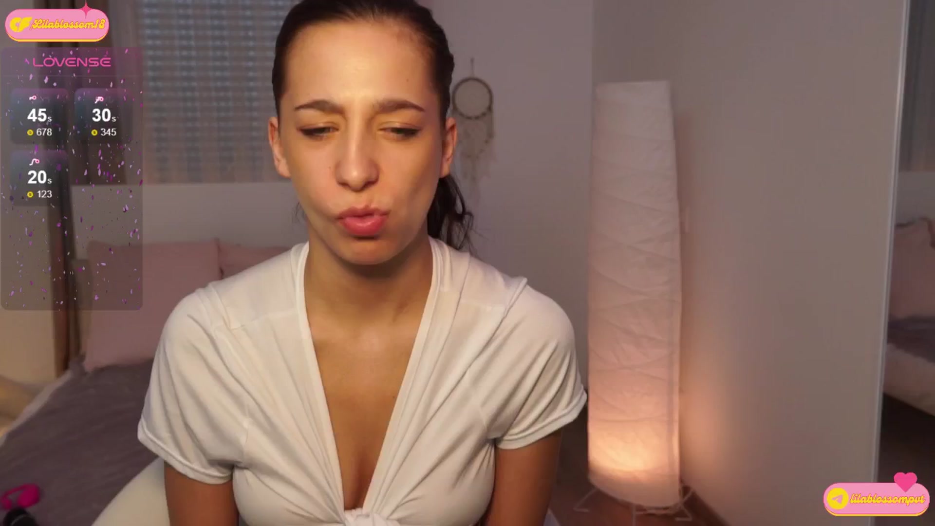 Gallery image thumbnail from LilaBlossom's myfreecams stream on, 08/15/2024, 05:38 image 1 of 20