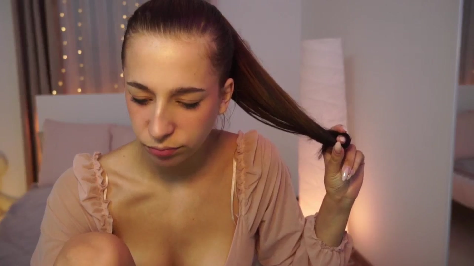 Gallery image thumbnail from LilaBlossom's myfreecams stream on, 08/17/2024, 11:13 image 8 of 20