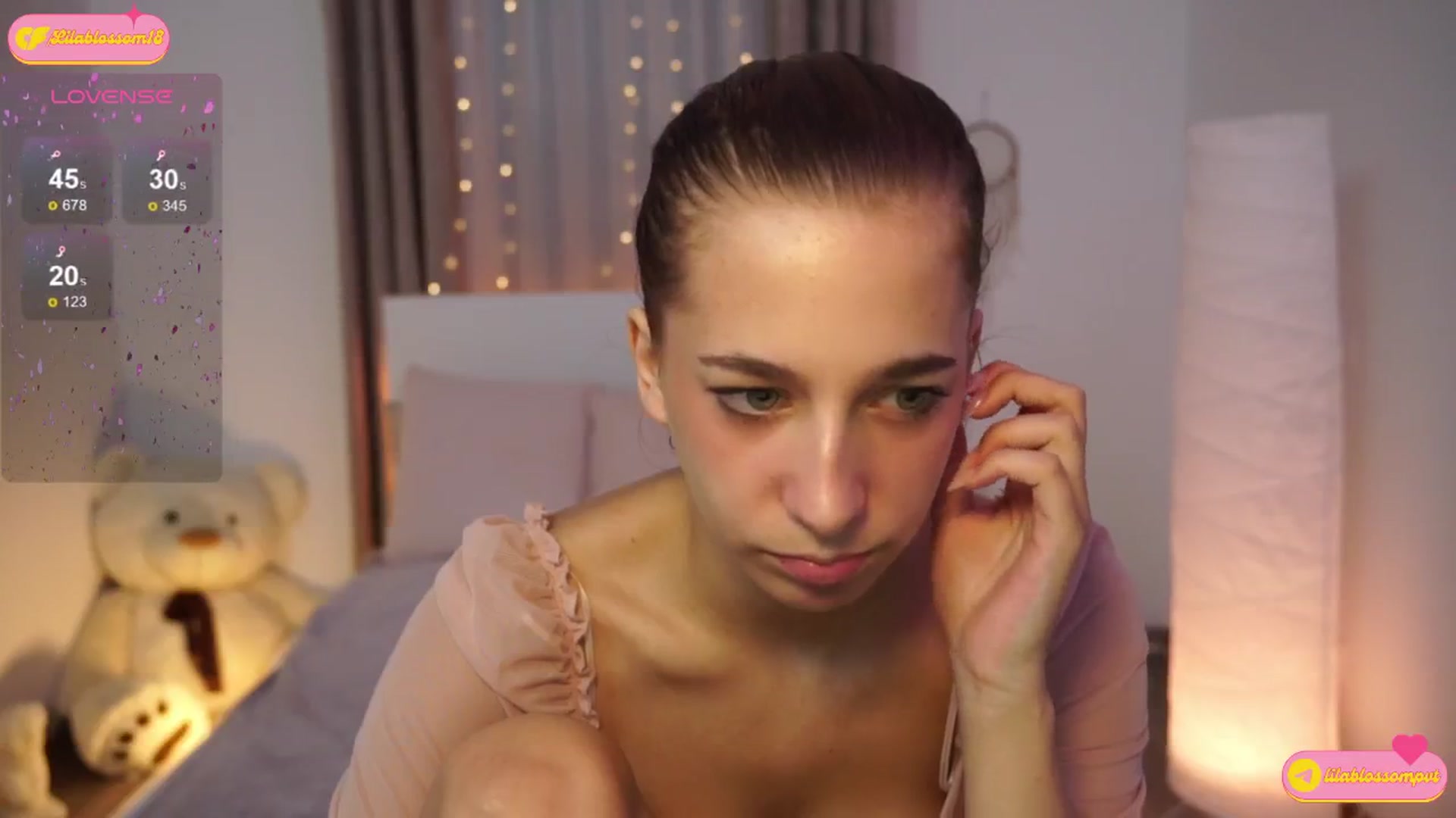 Gallery image thumbnail from LilaBlossom's myfreecams stream on, 08/17/2024, 11:46 image 13 of 20
