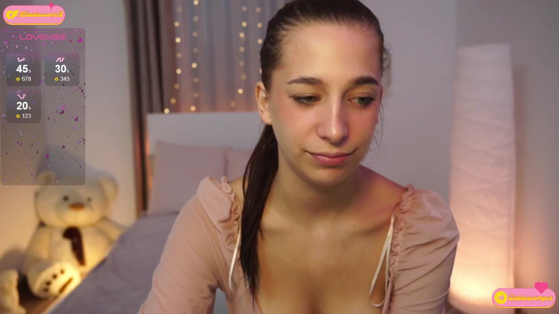 Gallery image thumbnail from LilaBlossom's myfreecams stream on, 08/17/2024, 11:46 image 2 of 20