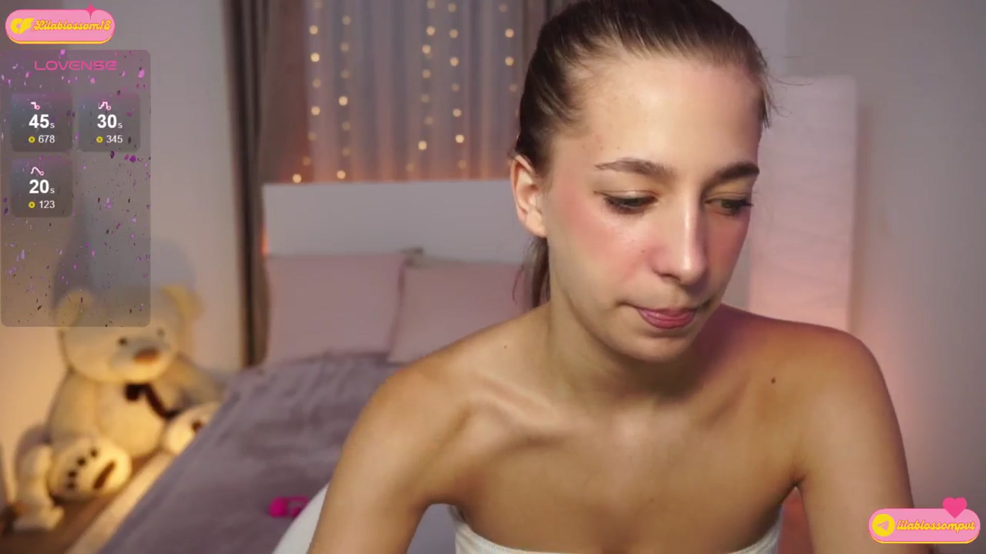 Gallery image thumbnail from LilaBlossom's myfreecams stream on, 08/22/2024, 10:38 image 9 of 20