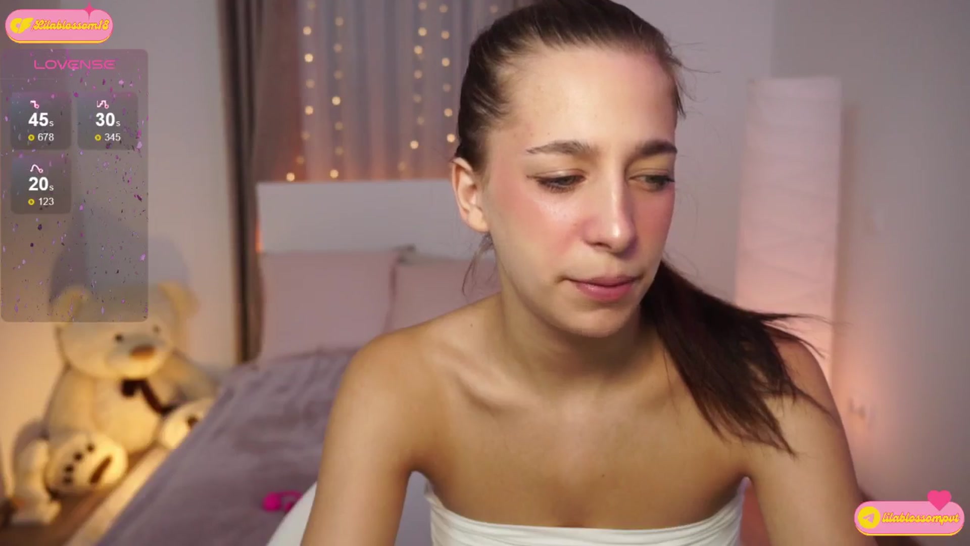 Gallery image thumbnail from LilaBlossom's myfreecams stream on, 08/22/2024, 10:38 image 5 of 20