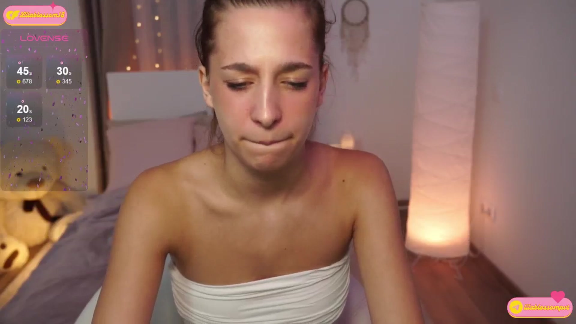 Gallery image thumbnail from LilaBlossom's myfreecams stream on, 08/22/2024, 15:06 image 17 of 20