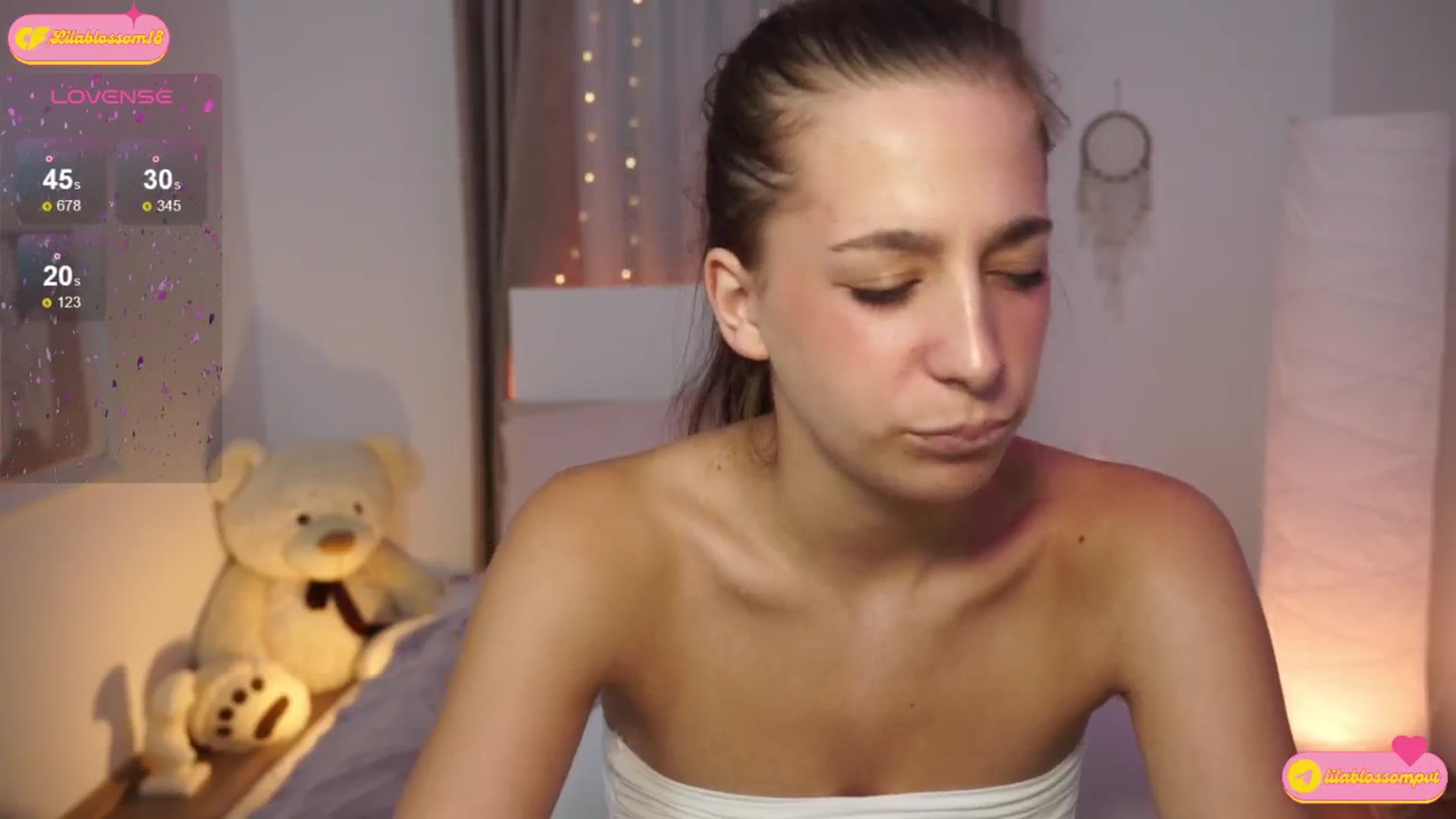 Gallery image thumbnail from LilaBlossom's myfreecams stream on, 08/22/2024, 15:06 image 7 of 20