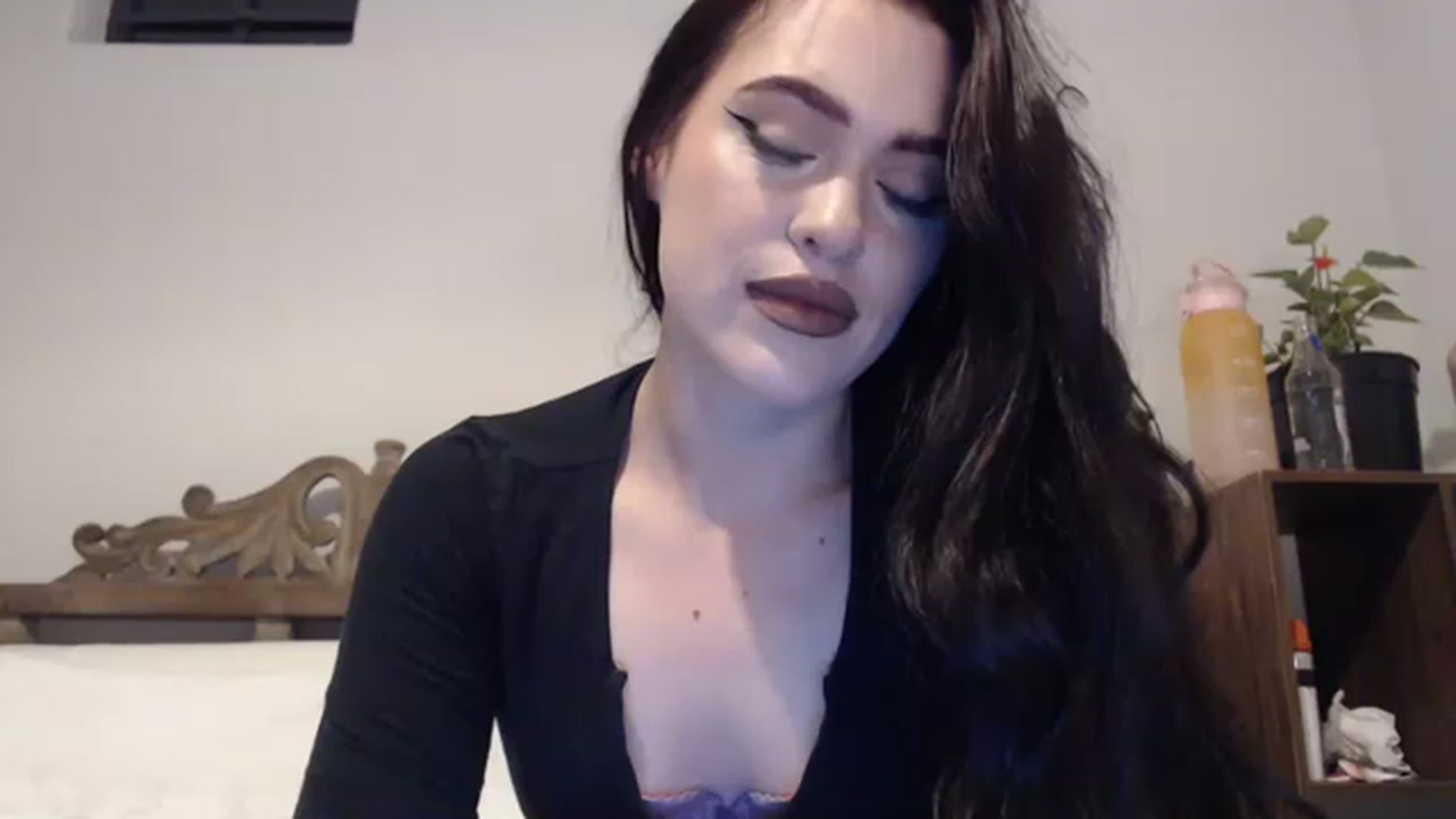 Gallery image thumbnail from LilaWylde's myfreecams stream on, 08/03/2023, 19:06 image 1 of 20