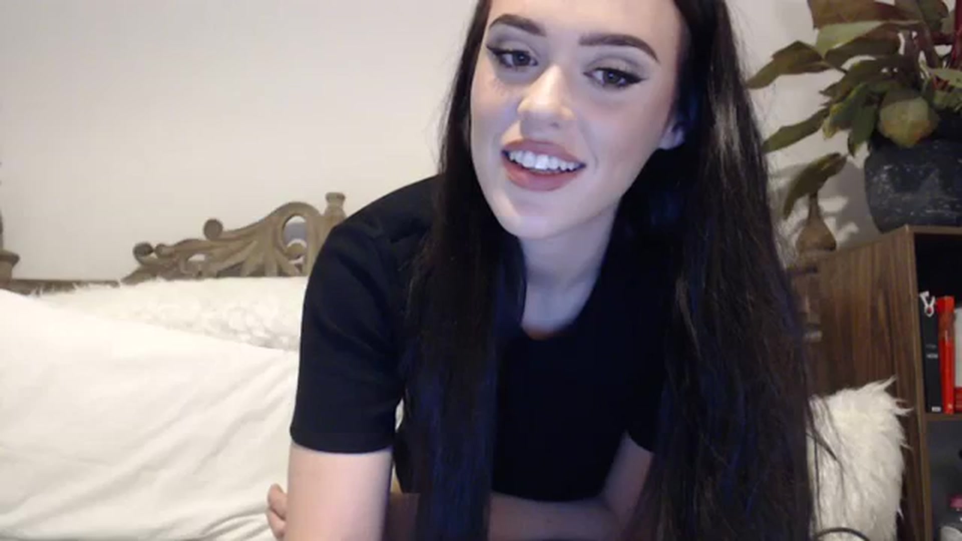 Gallery image thumbnail from LilaWylde's myfreecams stream on, 08/06/2023, 17:08 image 8 of 20