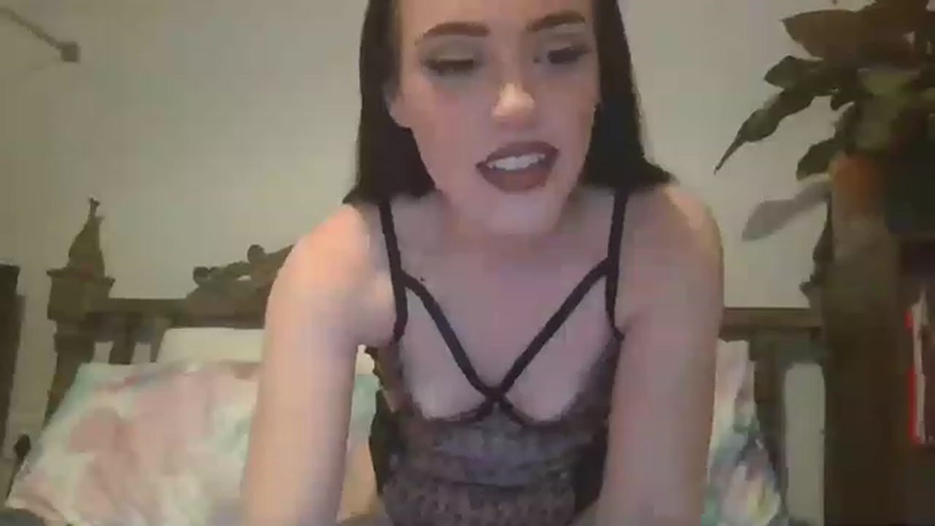 Gallery image thumbnail from LilaWylde's myfreecams stream on, 08/16/2023, 19:48 image 15 of 20