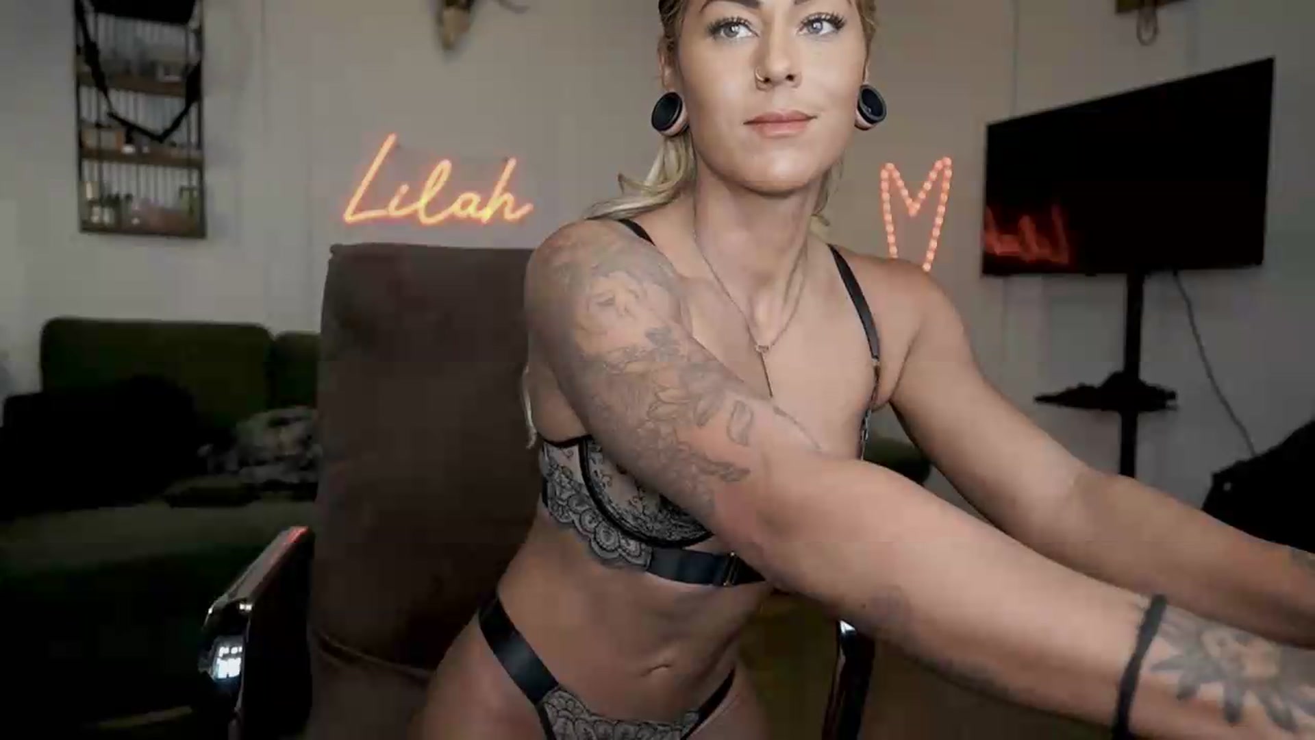 Gallery image thumbnail from Lilah_Fit's myfreecams stream on, 07/28/2026, 01:13 image 3 of 20